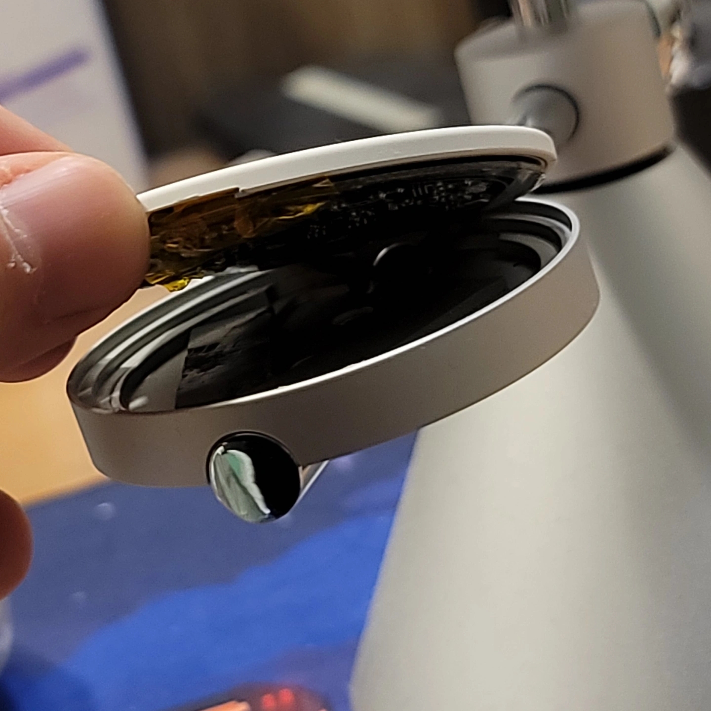 Getri FLASK 2-in-1 Wireless Charger With Magnetic 착용 스타일