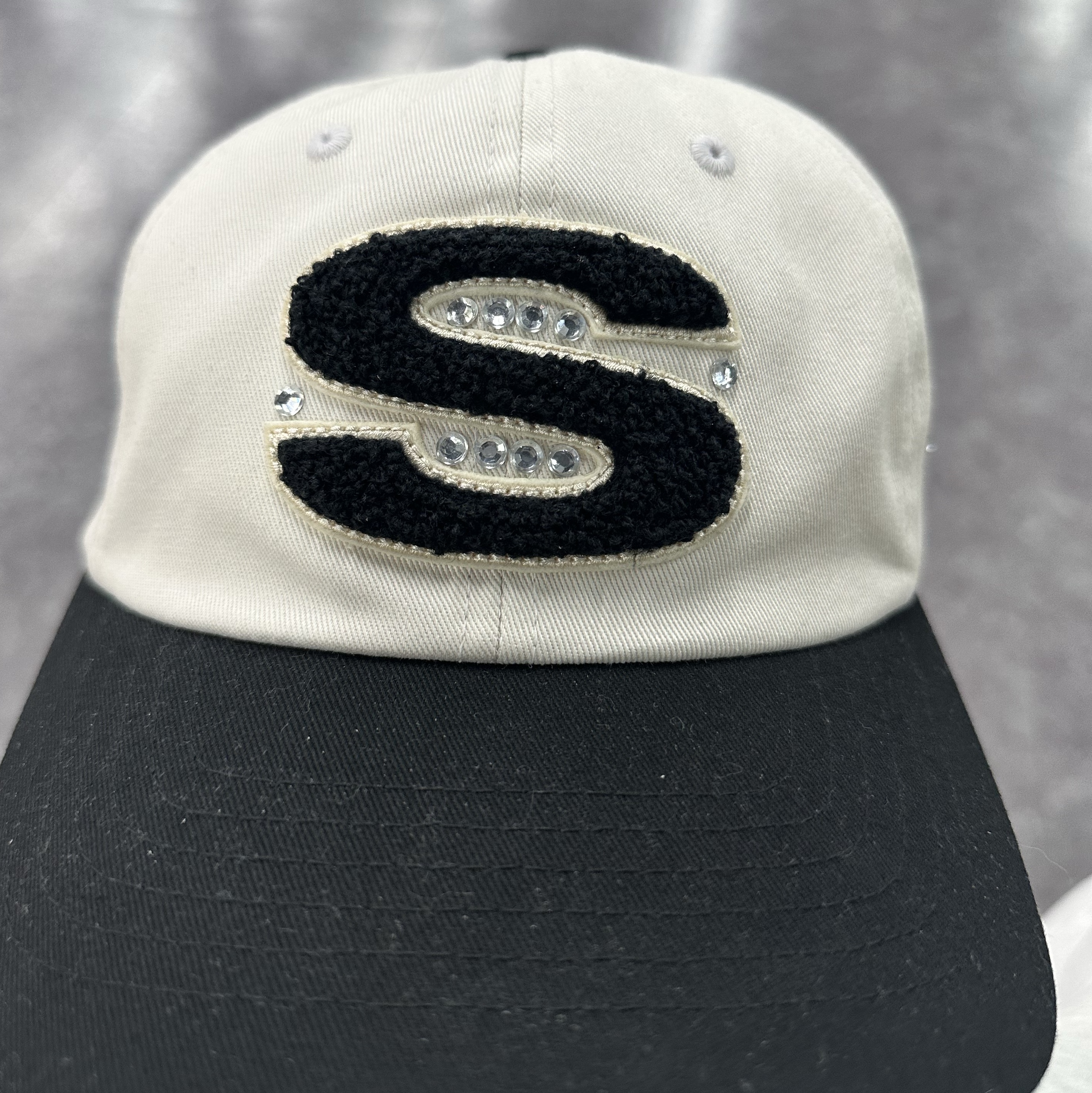 Stussy Chenille S Low Pro Cap Natural, Balenciaga Runner Sneakers Blue White 착용 스타일 - 5