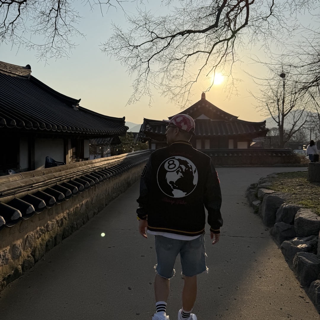 Nike x Supreme Air Force 1 Mid White, Stussy 40th Anniversary IST Jacket (Ny.LT.La) 착용 스타일 - 1