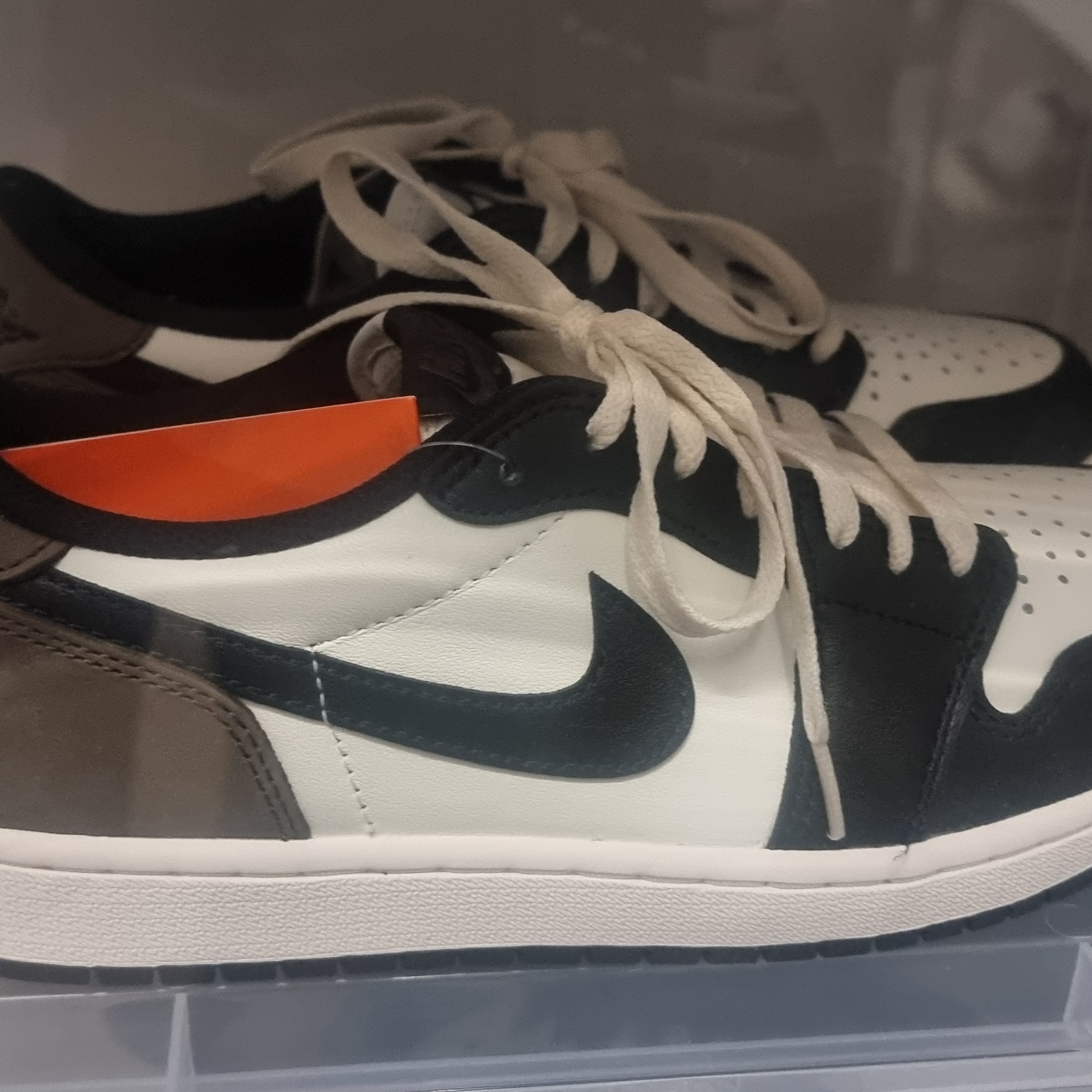 Jordan 1 Retro Low OG Mocha 착용 스타일