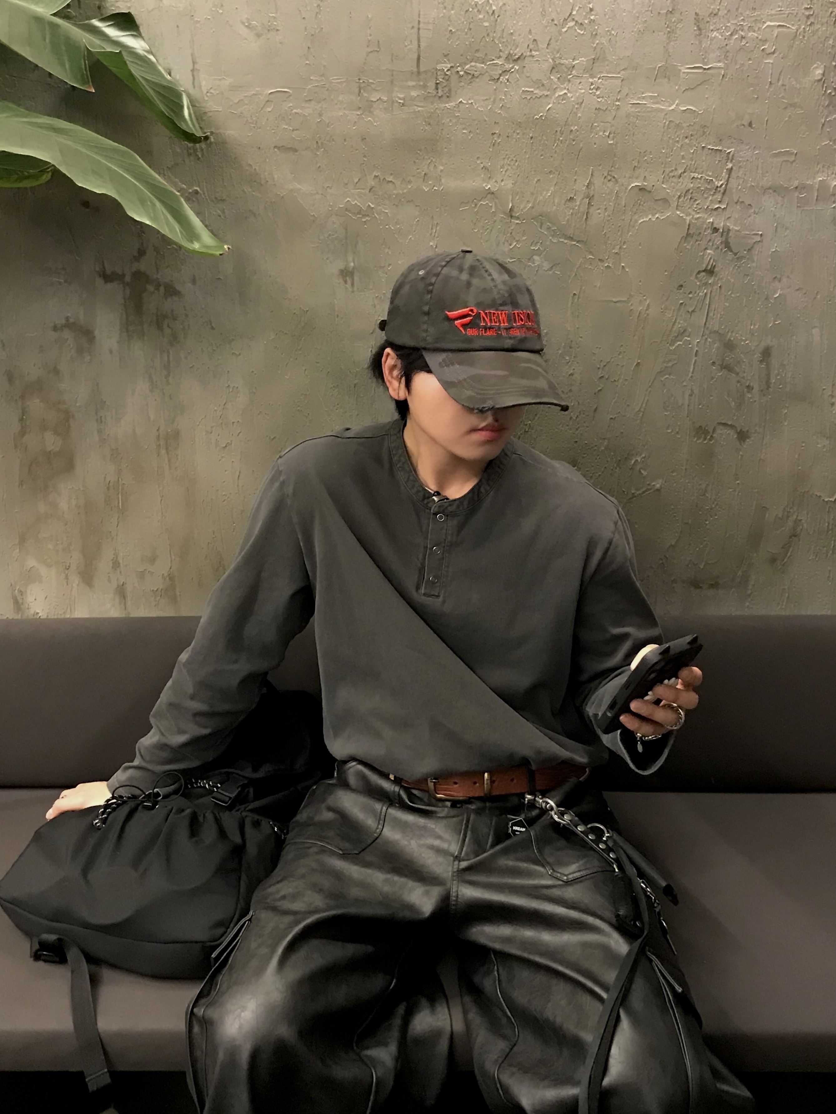 (W) Adidas Adilenium Season 3 Vintage Faux Leather Pants Black - KR Sizing, Stussy Metal S Tip Belt Desert 착용 스타일 - 10