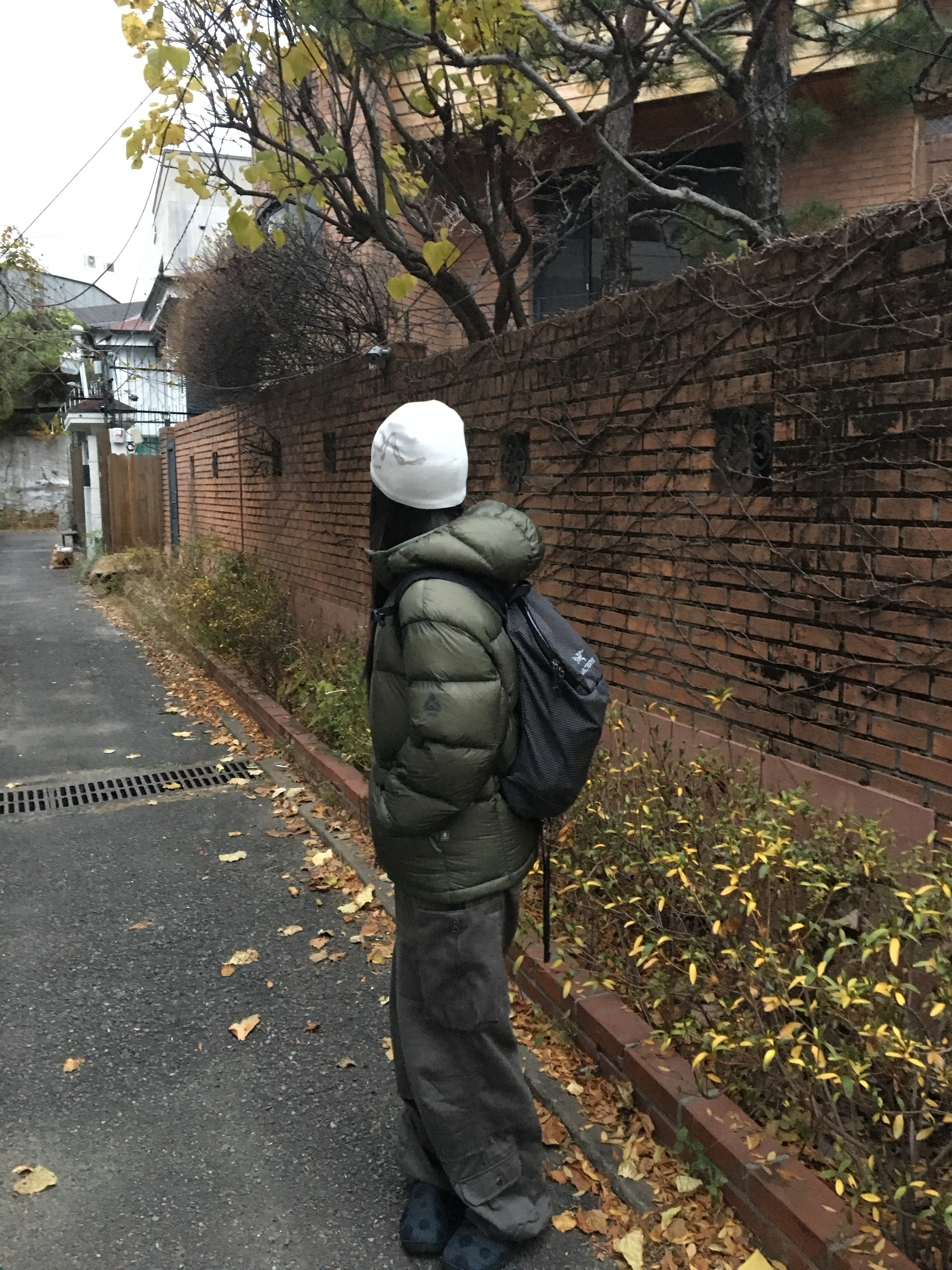 Black Yak Climbing Stone Master Down Jacket Urban Blue, Arc'teryx Konseal 15 Backpack Black 착용 스타일 - 2