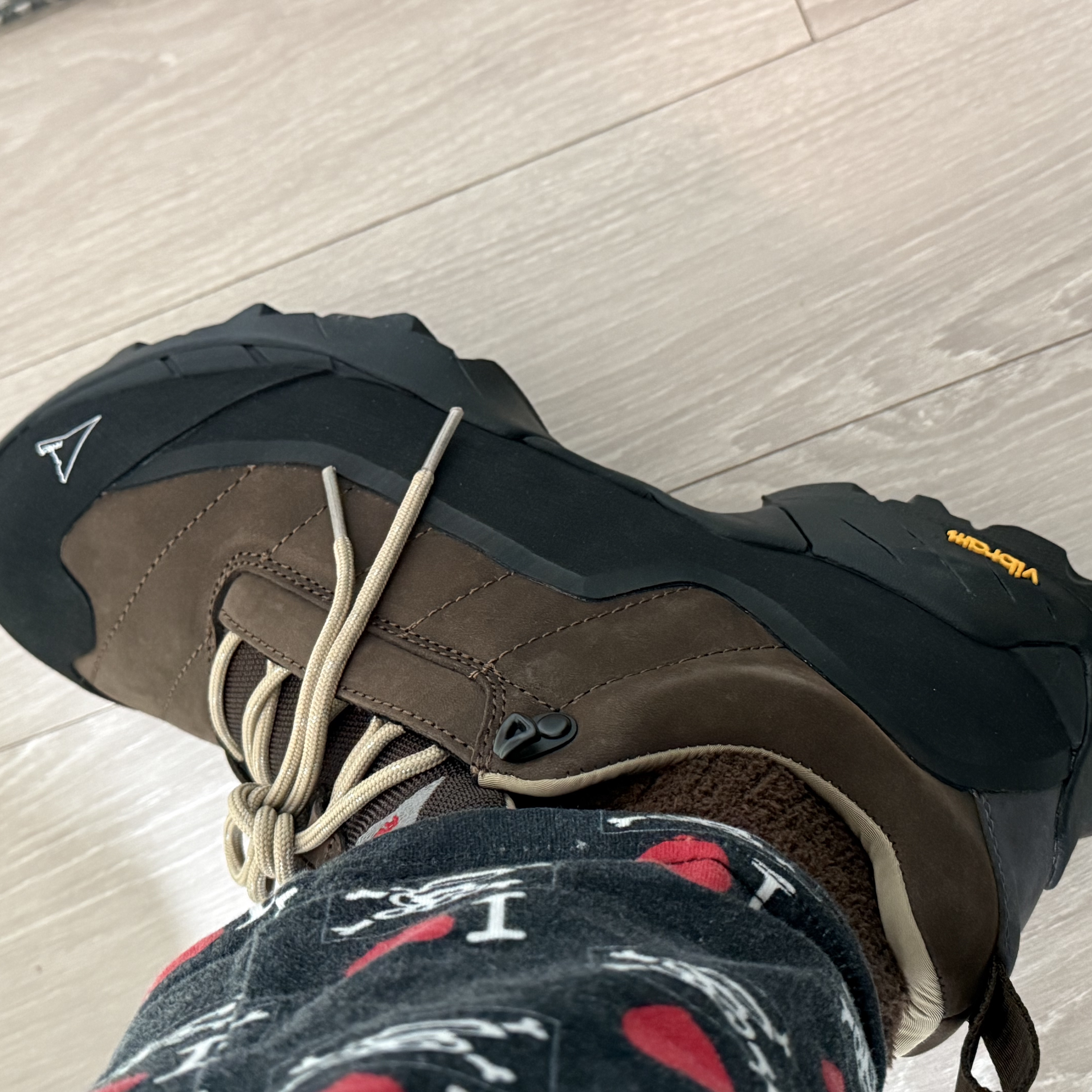 Roa Hiking Katharina Brown Black 착용 스타일