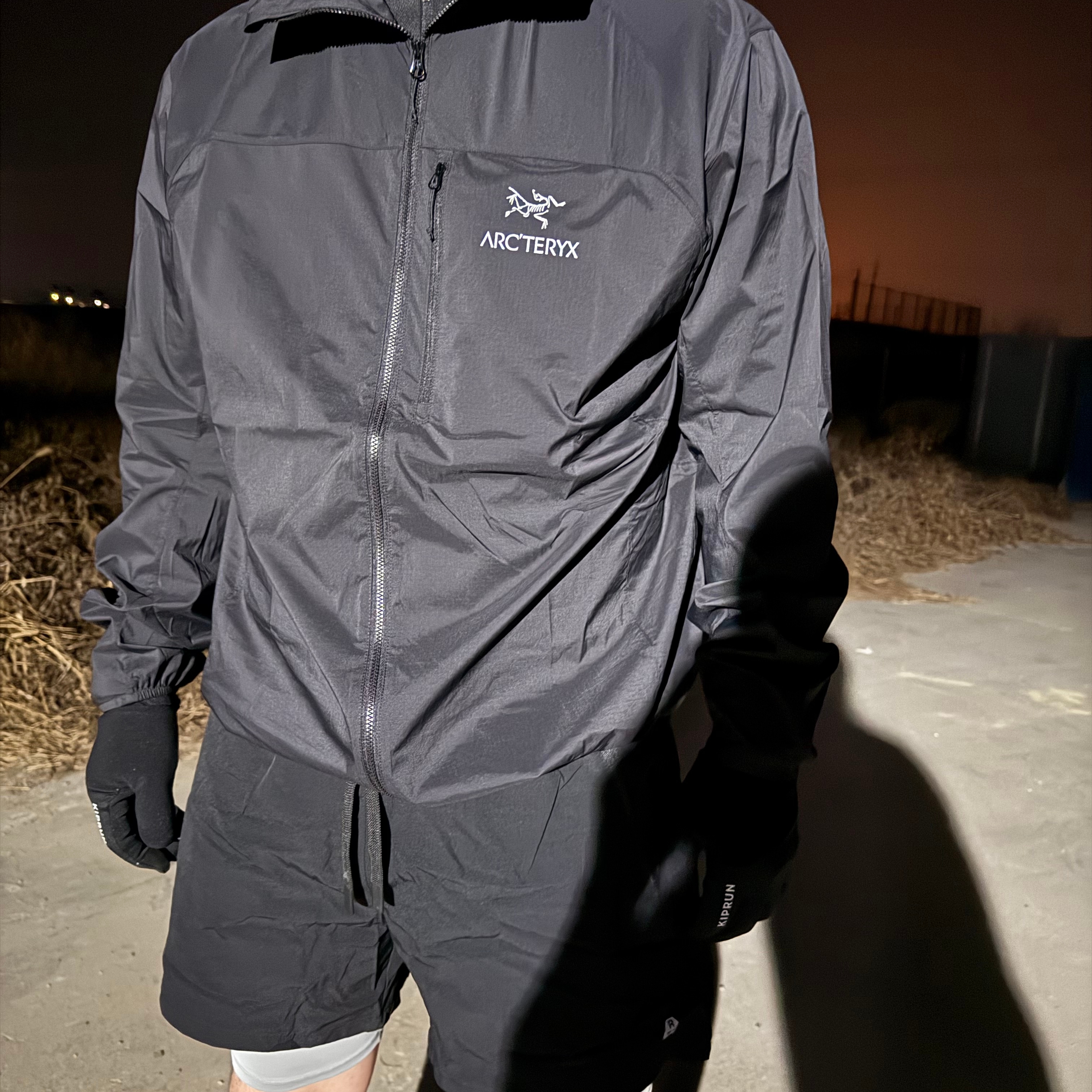 Arc'teryx Squamish Hoody Black 착용 스타일 - 1