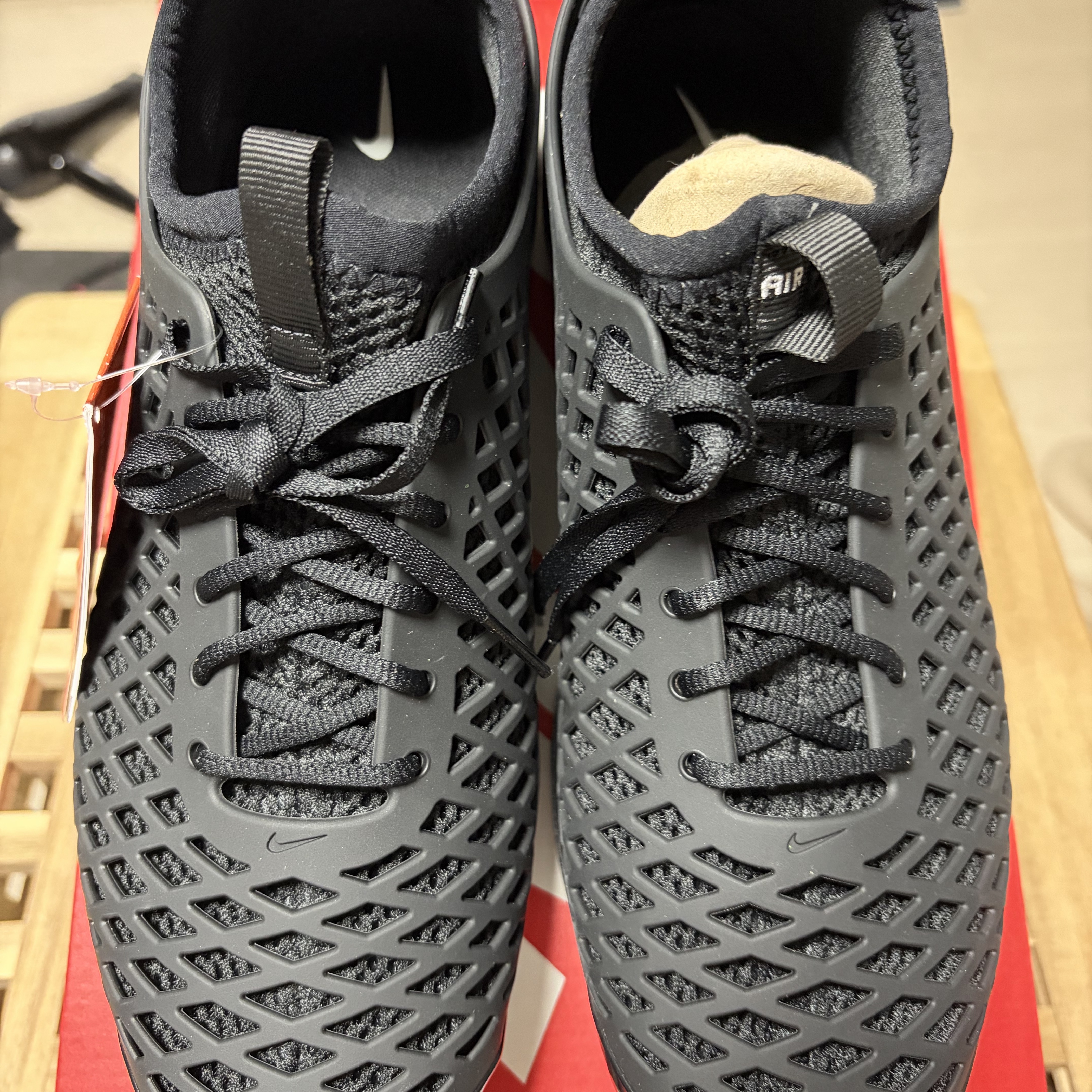 (W) Nike Rejuven8 Run Black 착용 스타일 - 4