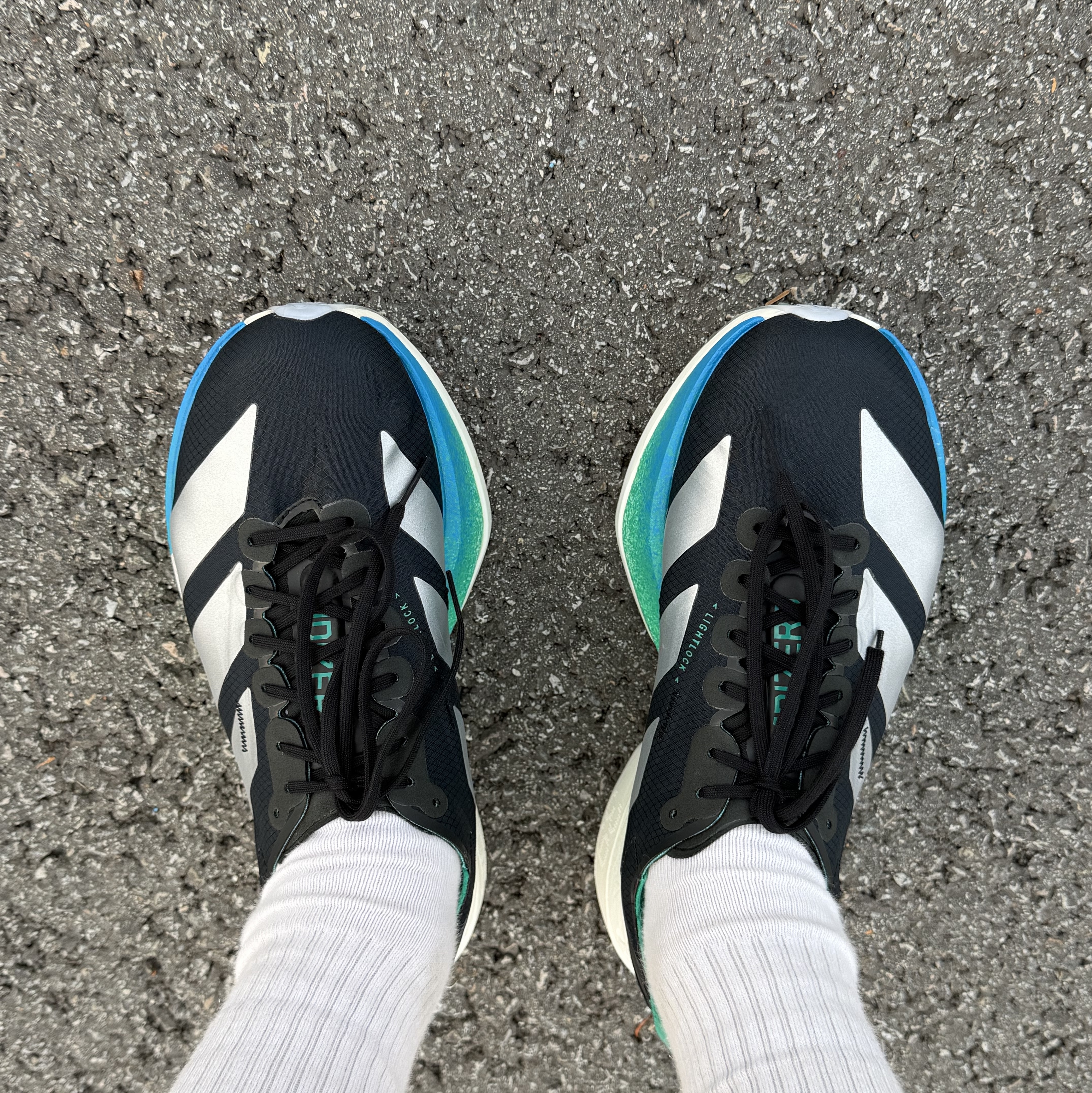 Adidas Adizero Adios Pro 4 Core Black Glory Green 착용 스타일