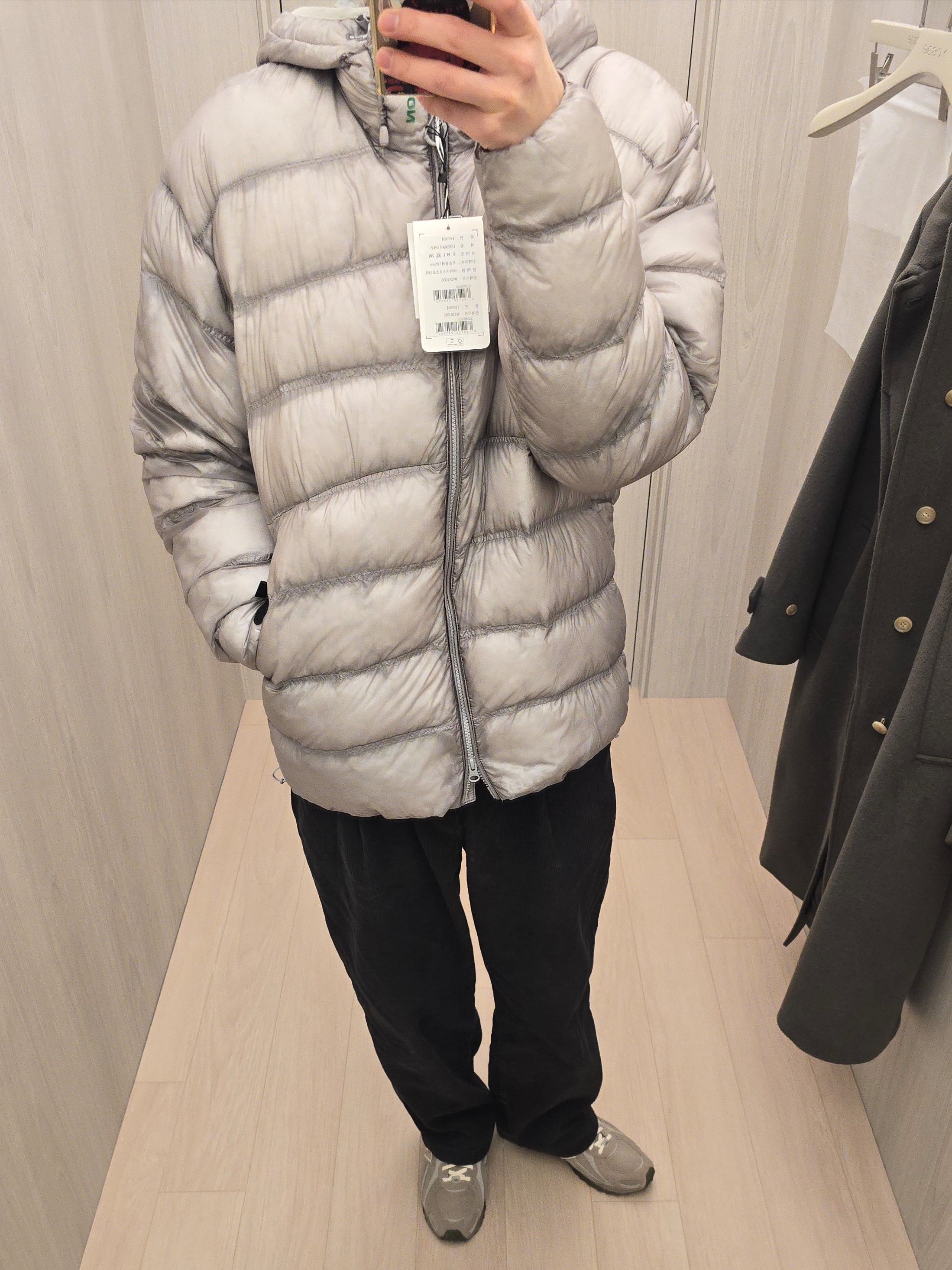 Salomon UNI Cross Insulation Jacket Light Grey 착용 스타일