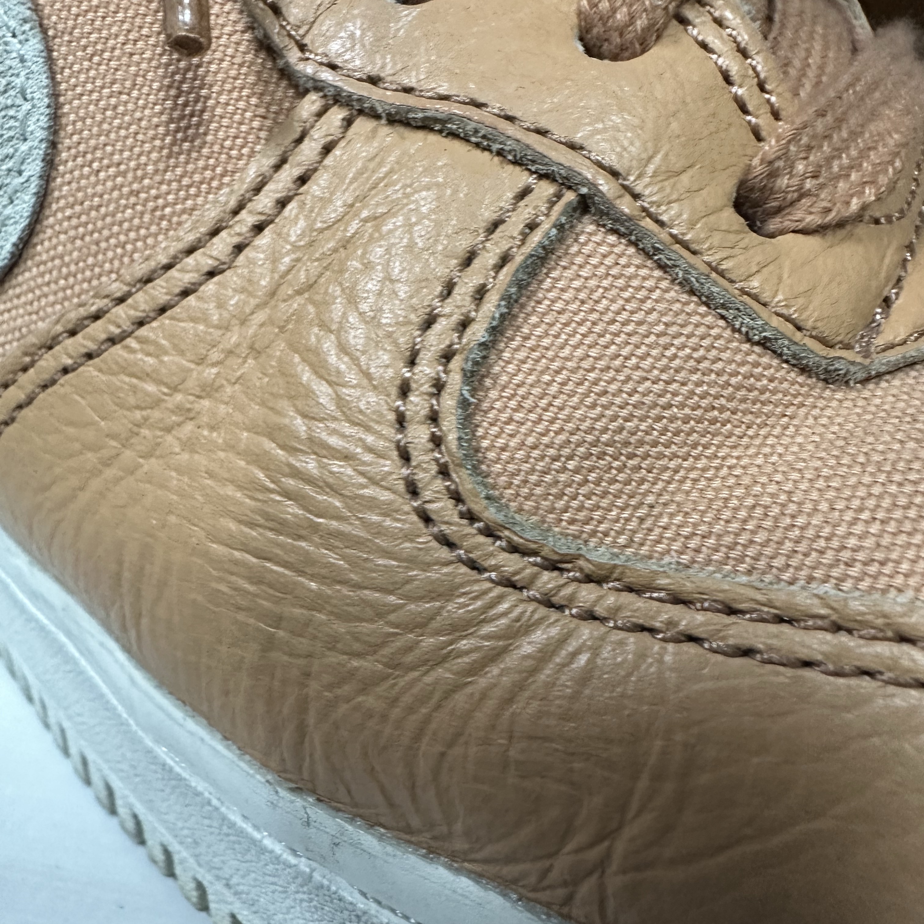 Nike Air Force 1 '07 LX Amber Brown 착용 스타일 - 4