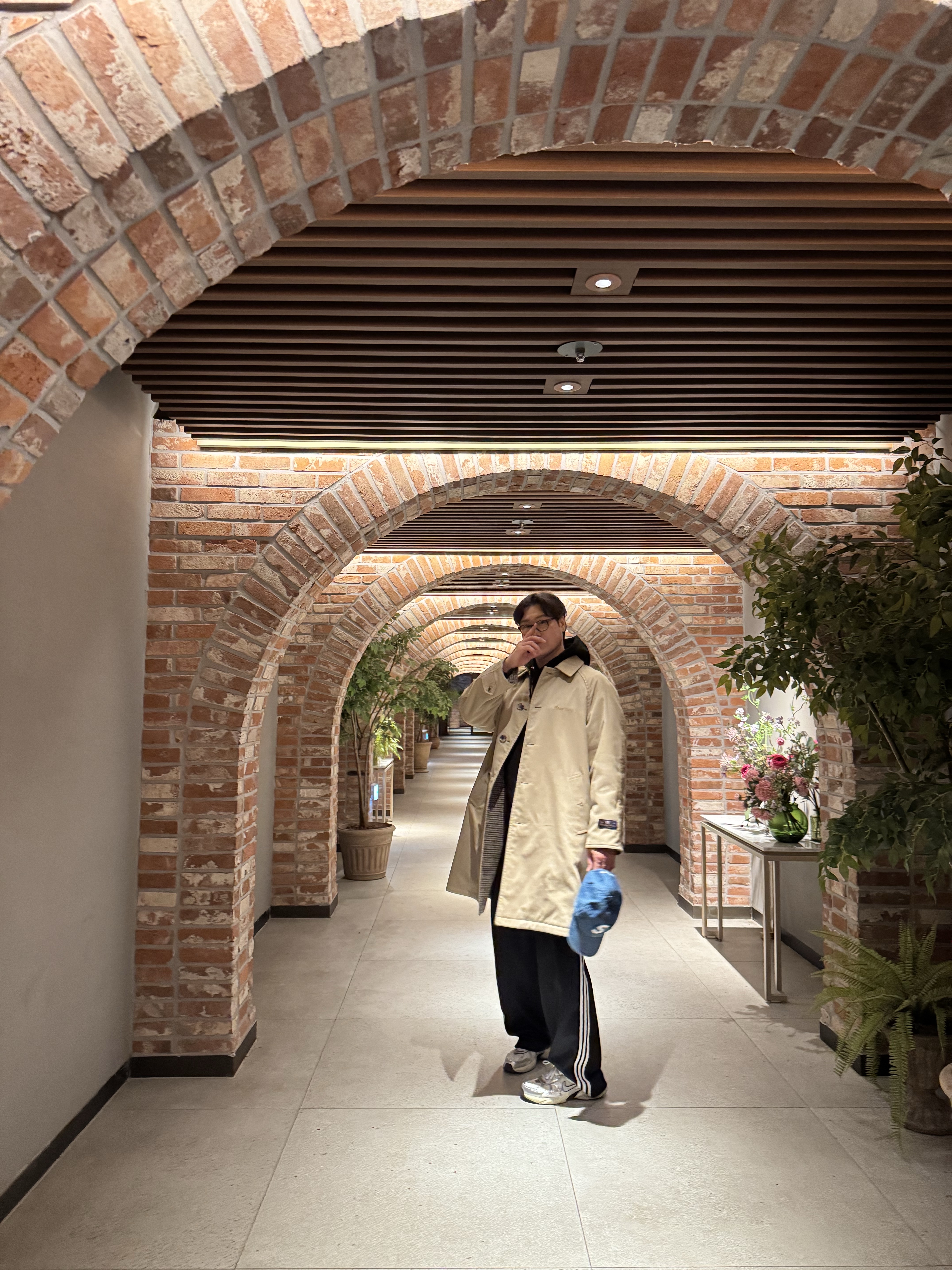 Adidas Adicolor Baggy Fit Firebird Track Pants Black - US Sizing, Supreme Reversible Houndstooth Overcoat Tan - 23FW 착용 스타일 - 2