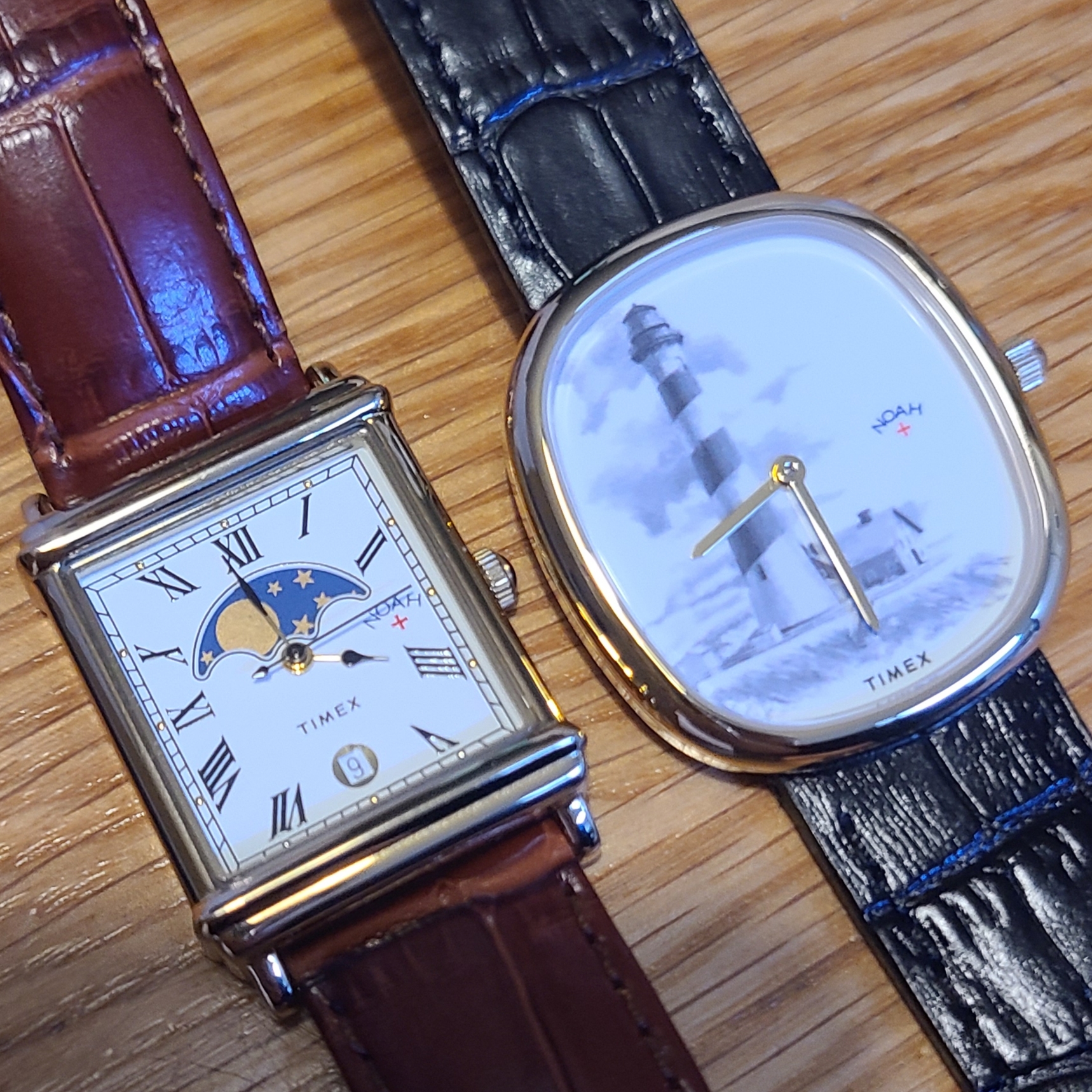 Timex x Noah Lighthouse Watch Black Gold, Timex x Noah Moon Phase Watch Brown Gold 착용 스타일