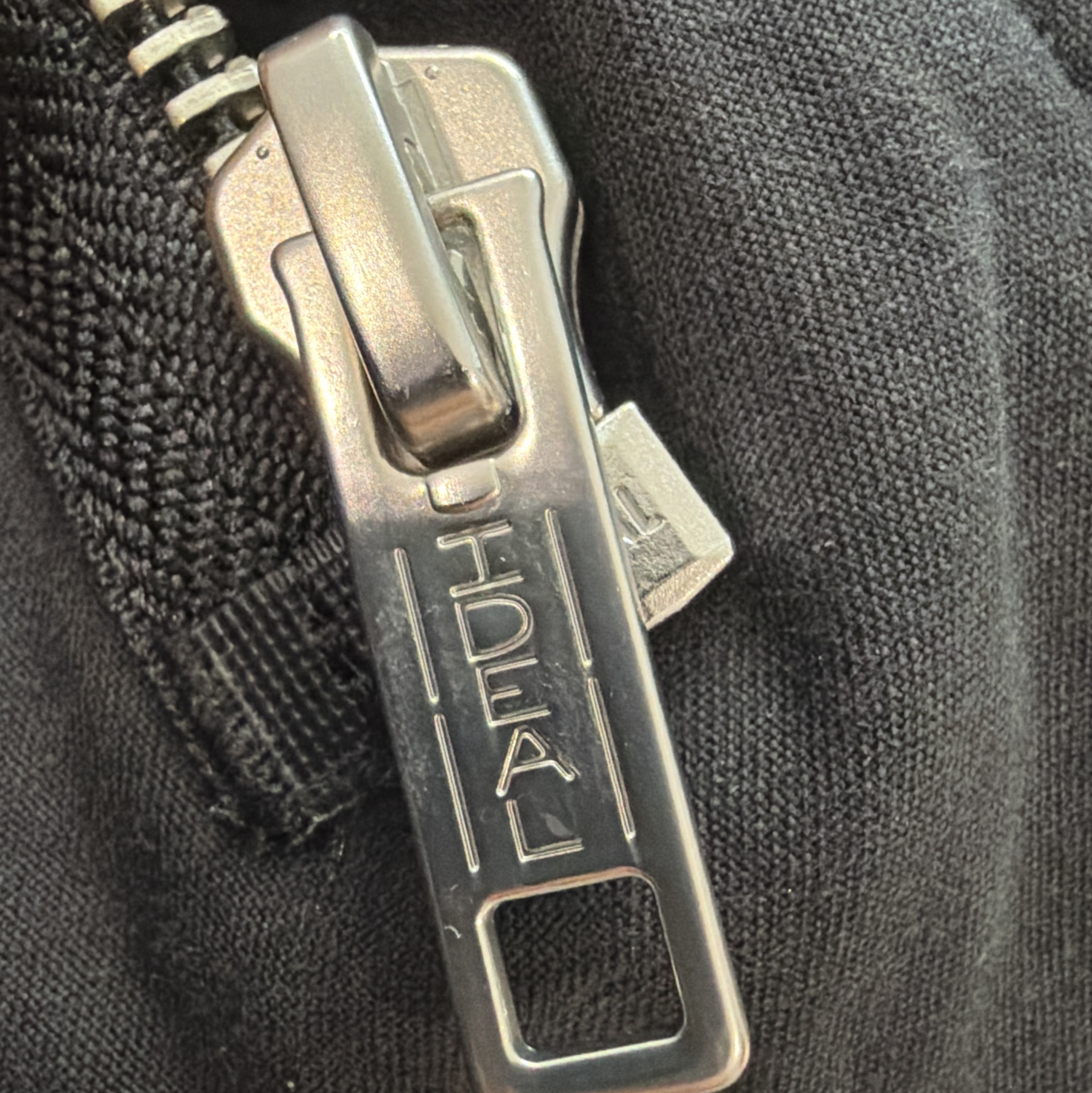 Supreme AOI Cross M52 Jacket Black - 25FW 착용 스타일 - 4