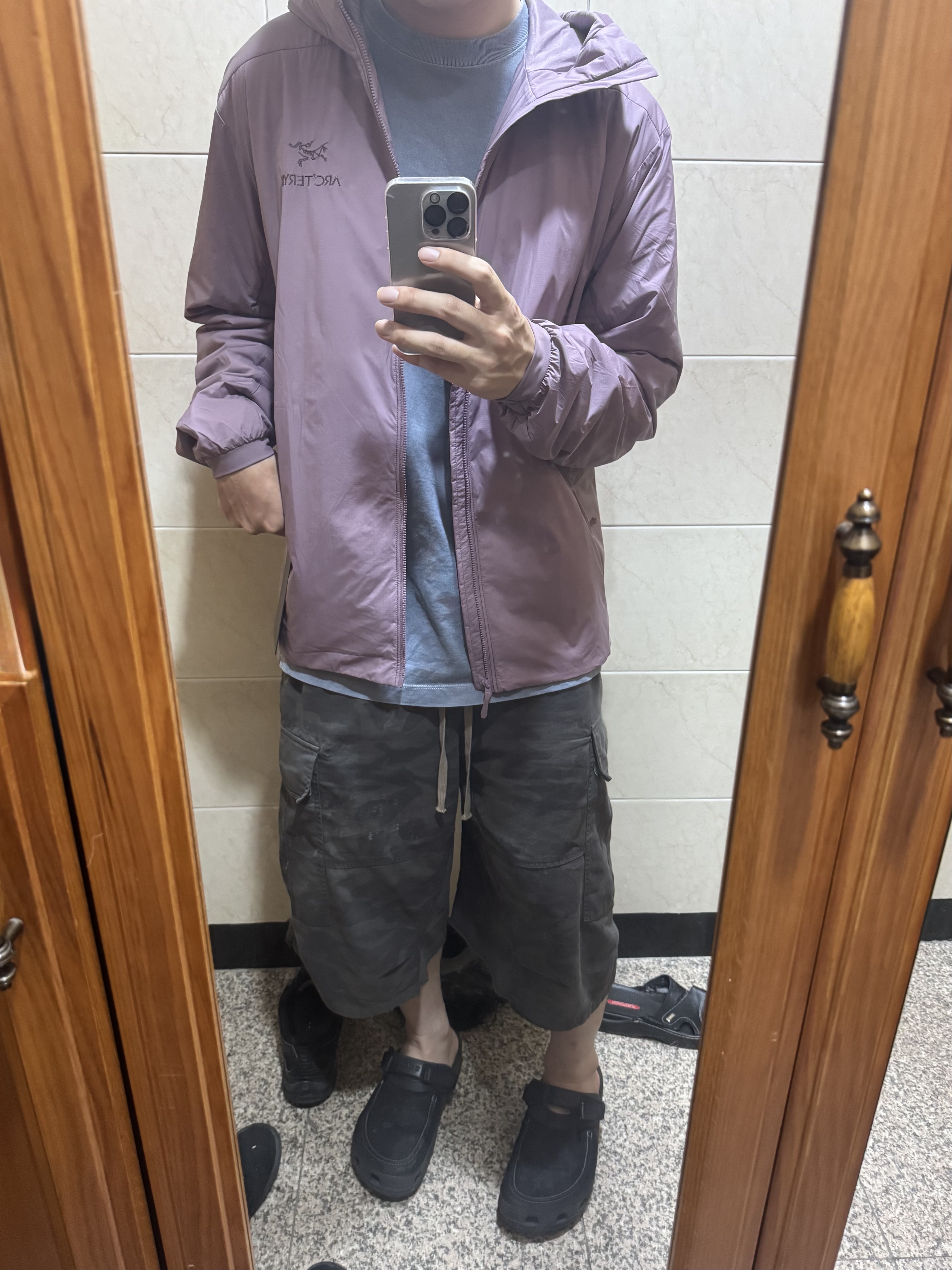 Arc'teryx Atom Hoody Interstellar 착용 스타일