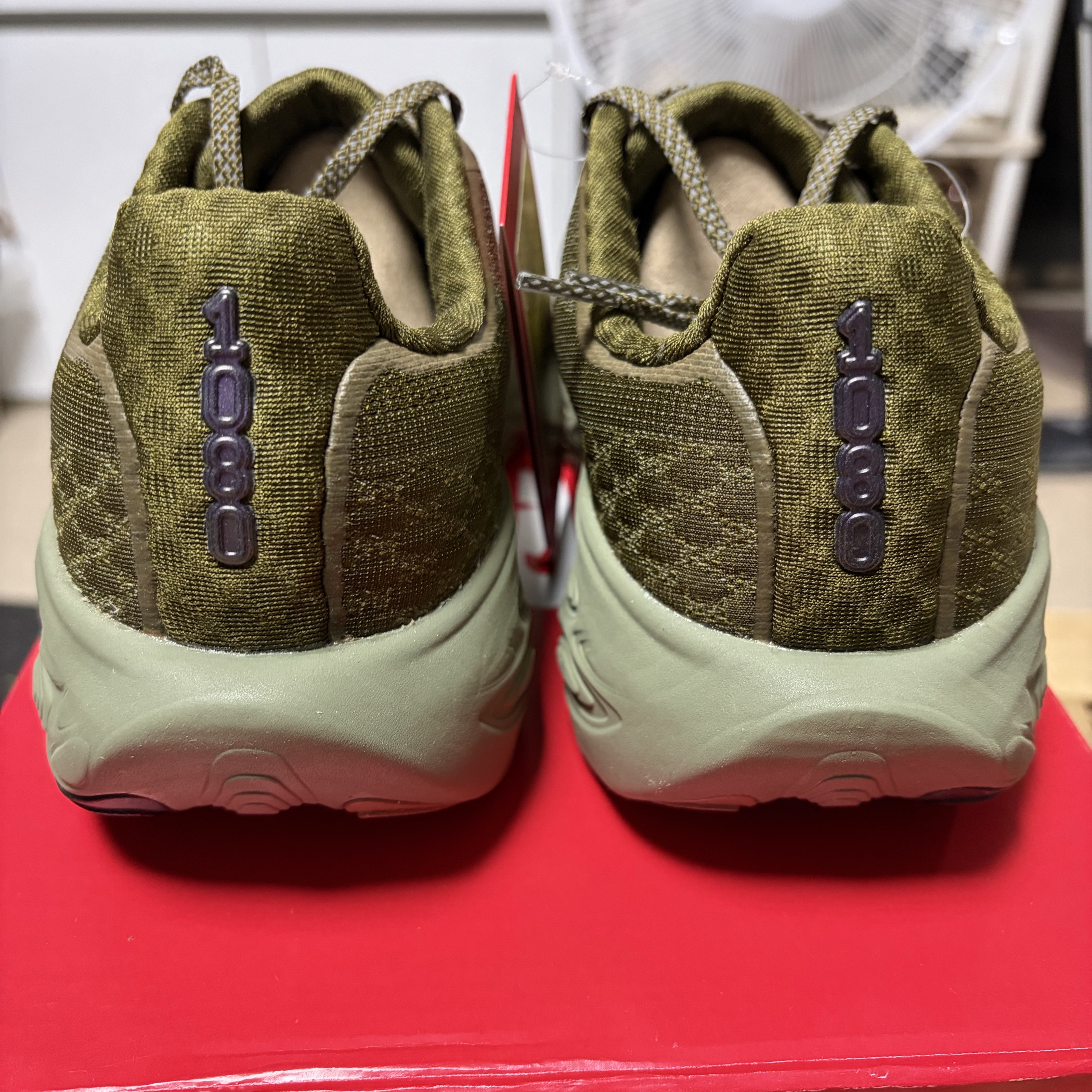 New Balance Fresh Foam X 1080v14 Woodland Dark Olivine - 2E Wide 착용 스타일 - 5