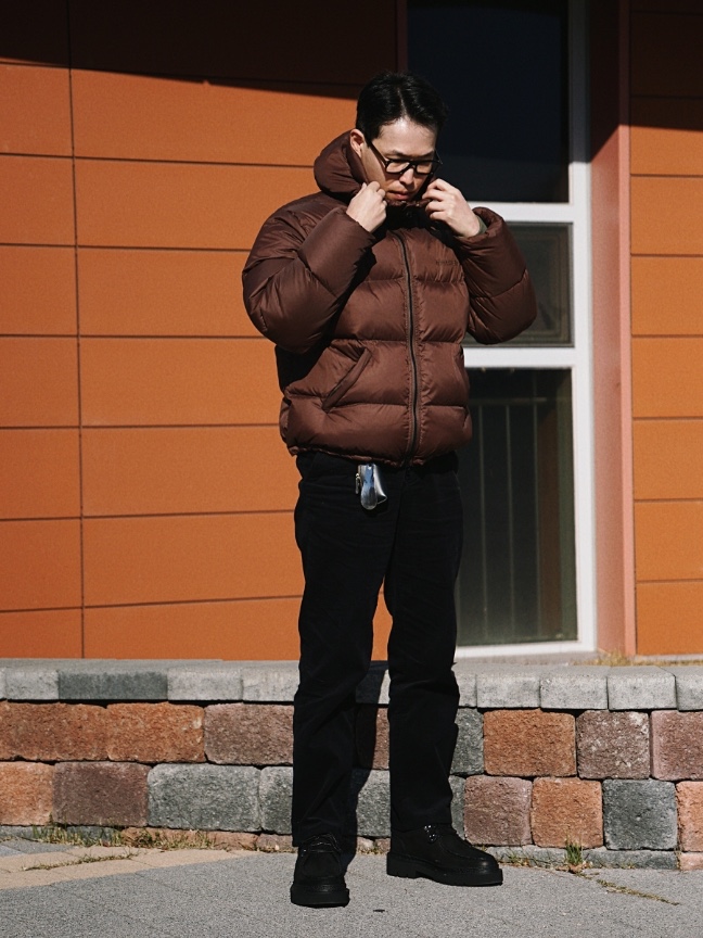 QT8 GARMENTS Duck Down Heavyweight Hoodie Jacket Brown 착용 스타일 - 1