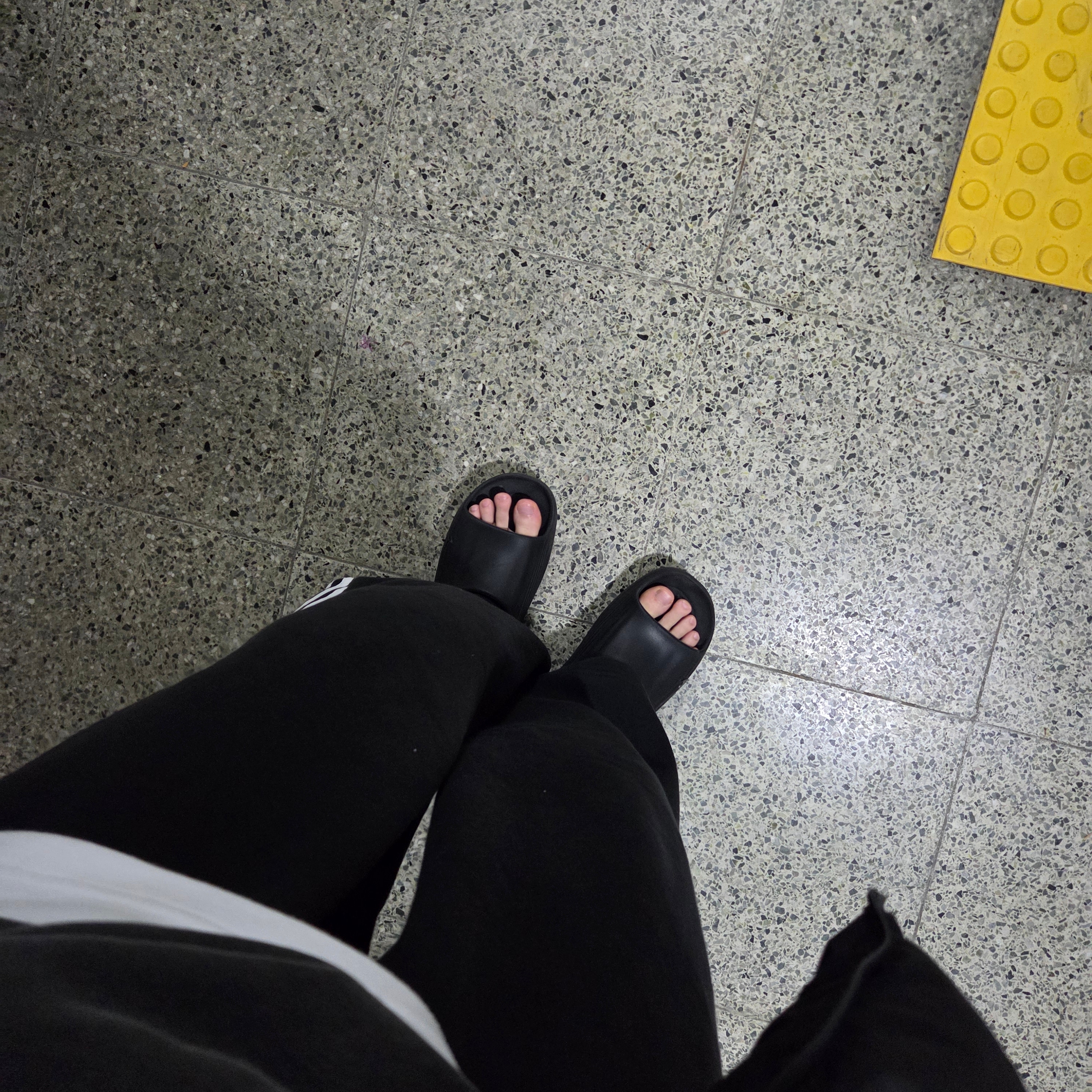 Nike ReactX Rejuven8 Slide Black, (W) Adidas Essentials 3-Stripes French Terry Wide Pants Black - KR Sizing 착용 스타일