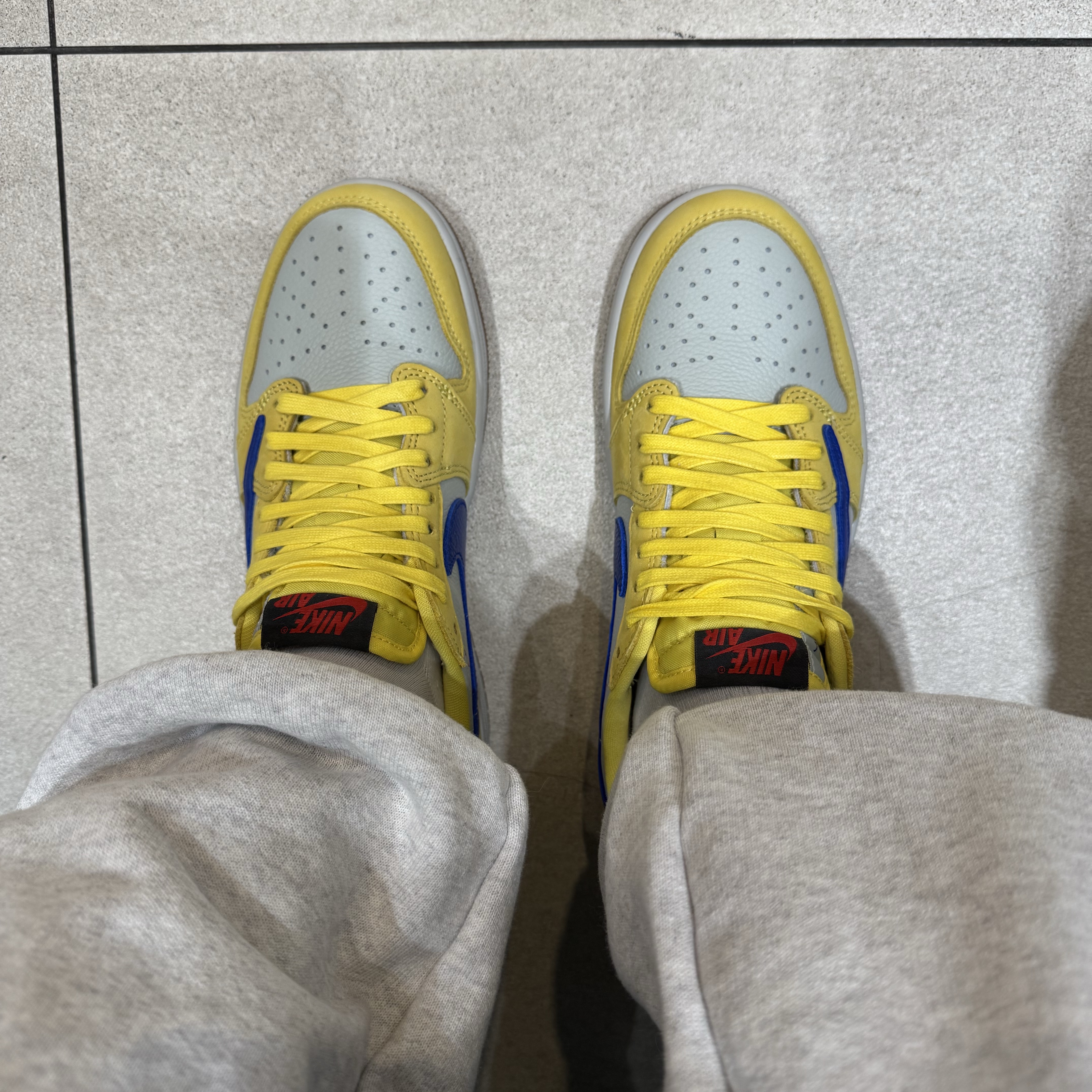 (W) Jordan 1 x Travis Scott Retro Low OG SP Canary 착용 스타일