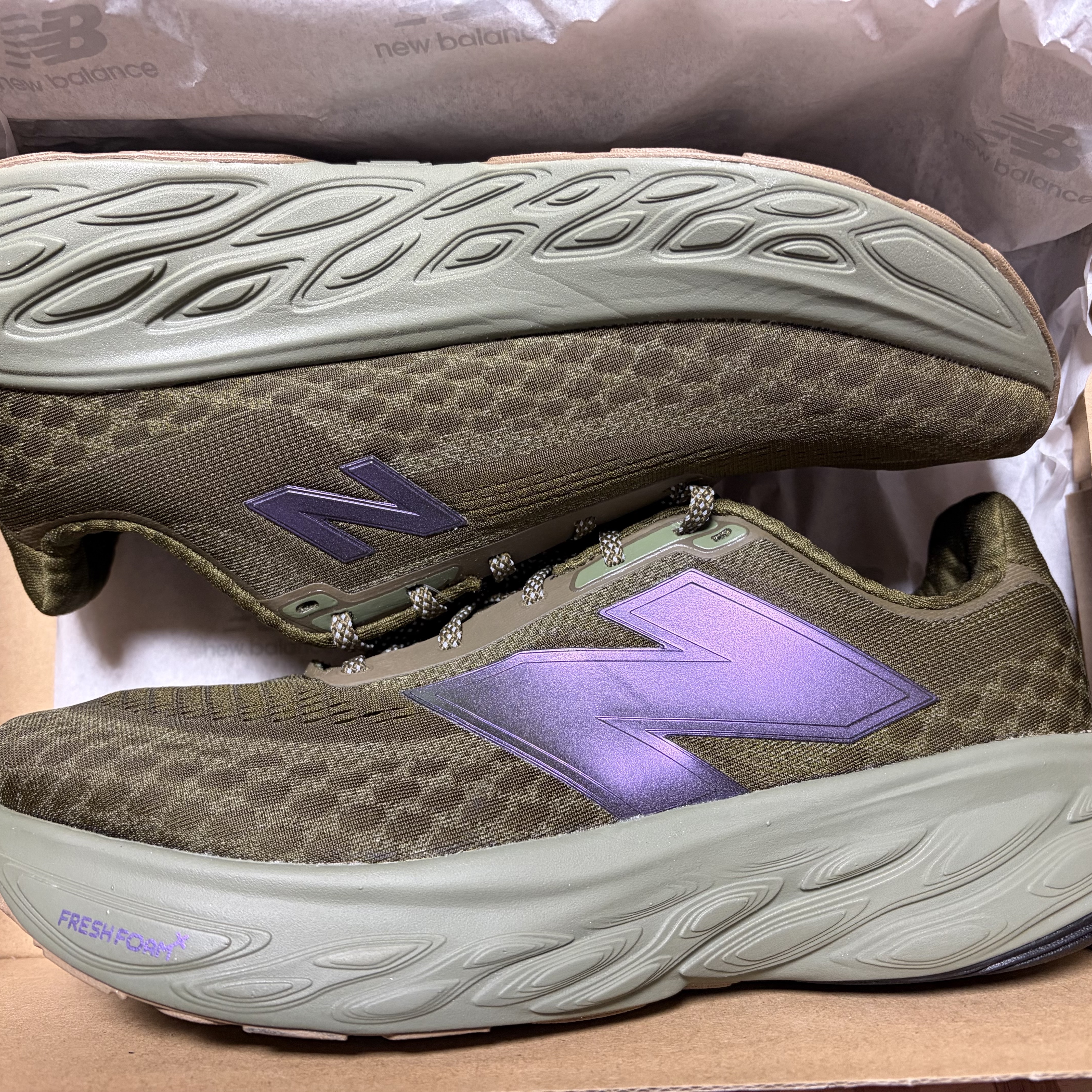 New Balance Fresh Foam X 1080v14 Woodland Dark Olivine - 2E Wide 착용 스타일 - 2