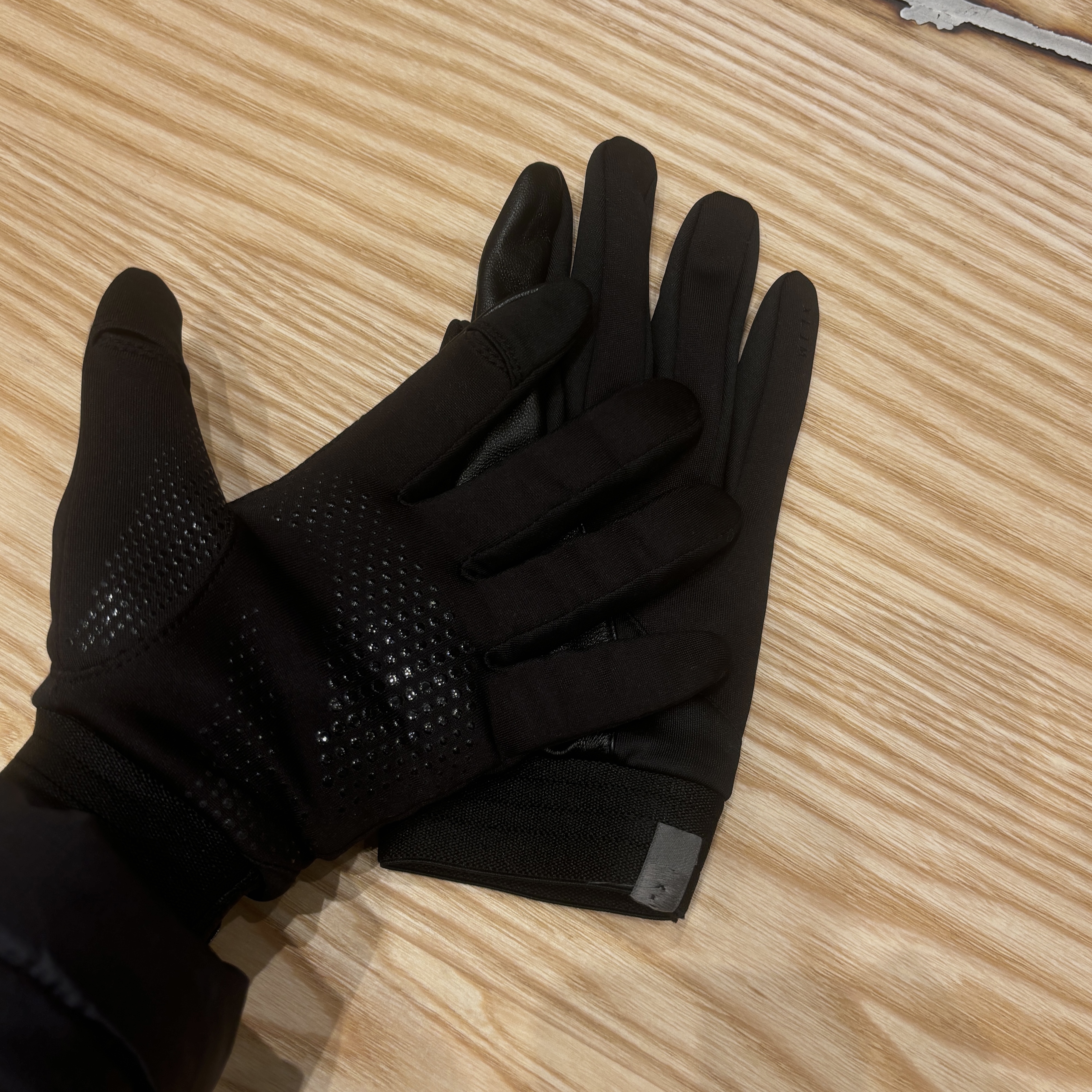 Xlim Ep.8 01 Gloves Black 착용 스타일 - 3