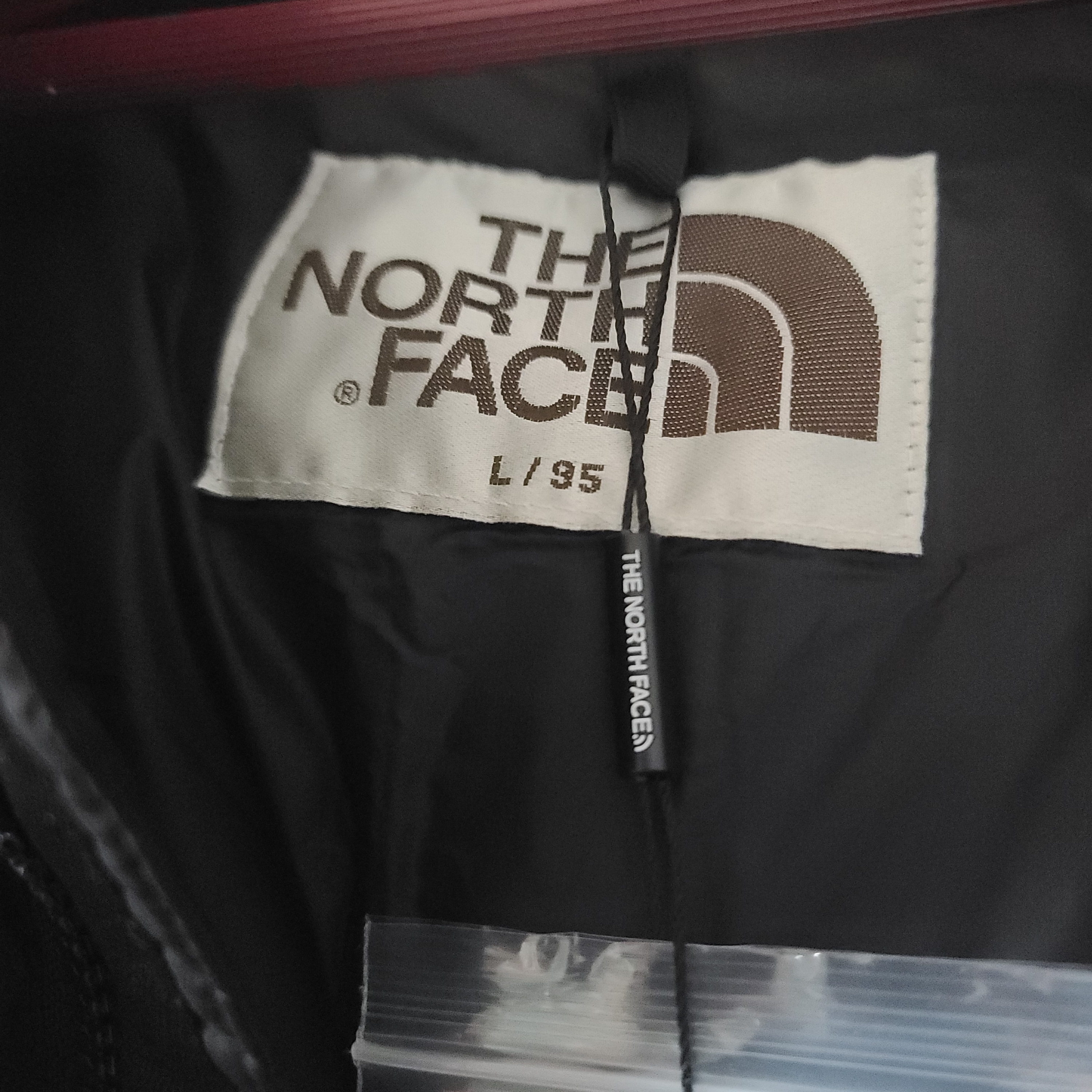 (W) The North Face White Label Novelty Nuptse Down Jacket Real Black 착용 스타일 - 5