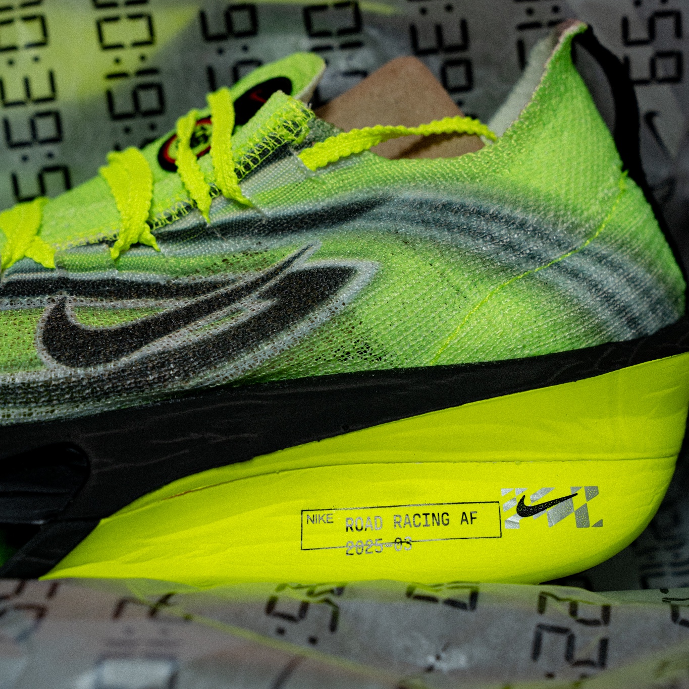 Nike Air Zoom Alphafly Next% 3 Multicolor Volt 착용 스타일 - 5