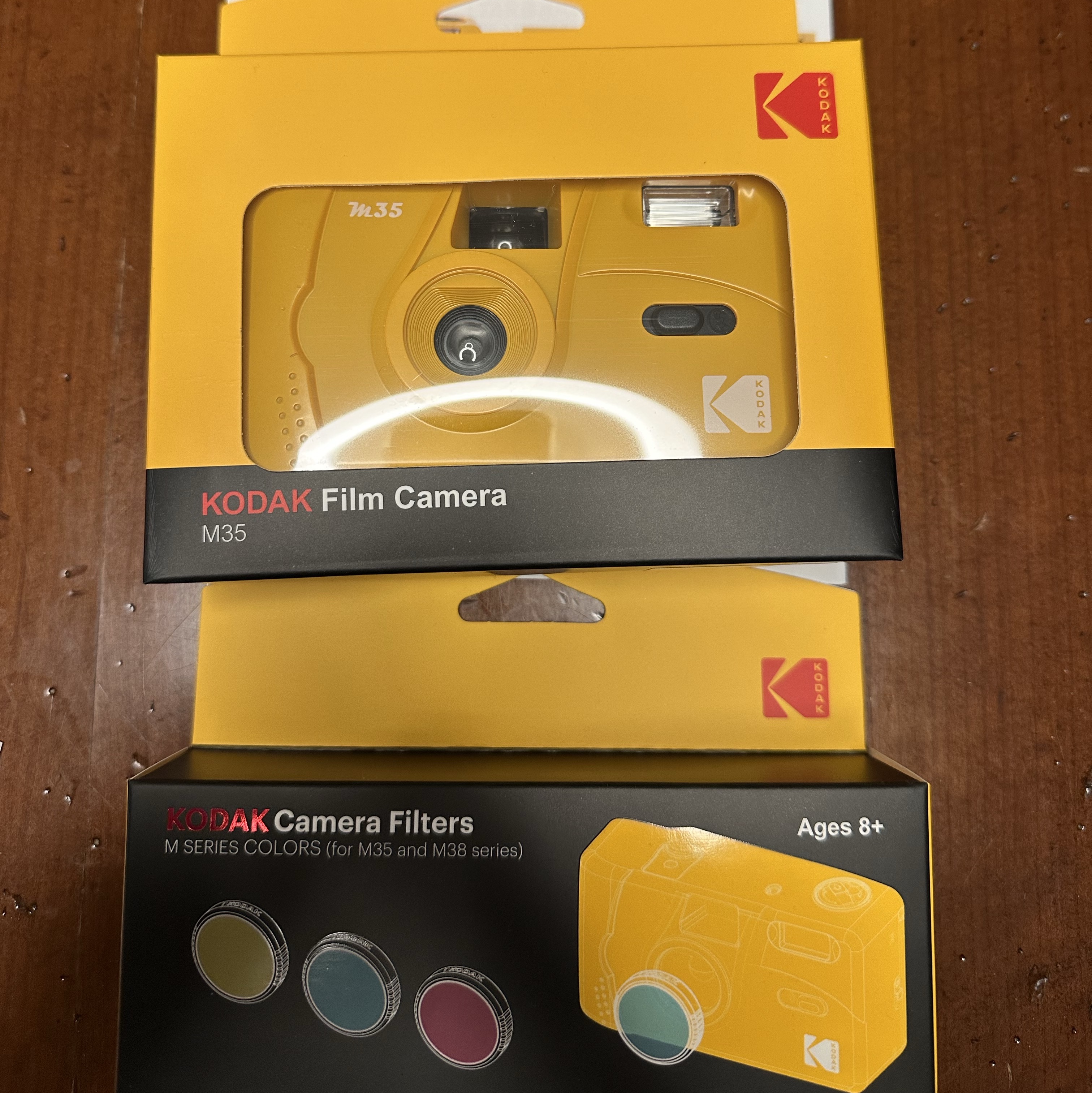 Kodak M35 Reusable Film Toy Camera Yellow 착용 스타일