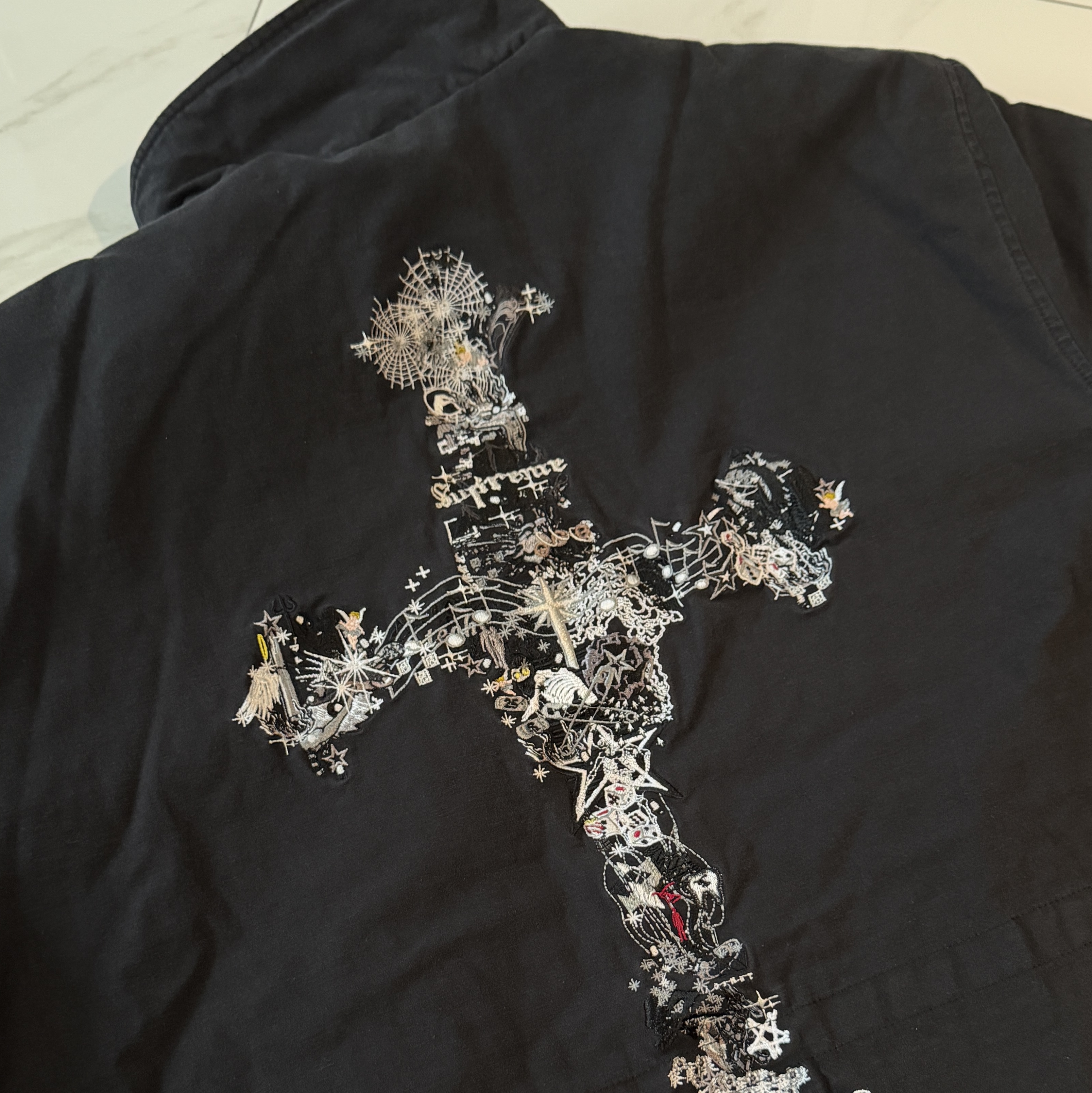 Supreme AOI Cross M52 Jacket Black - 25FW 착용 스타일 - 3