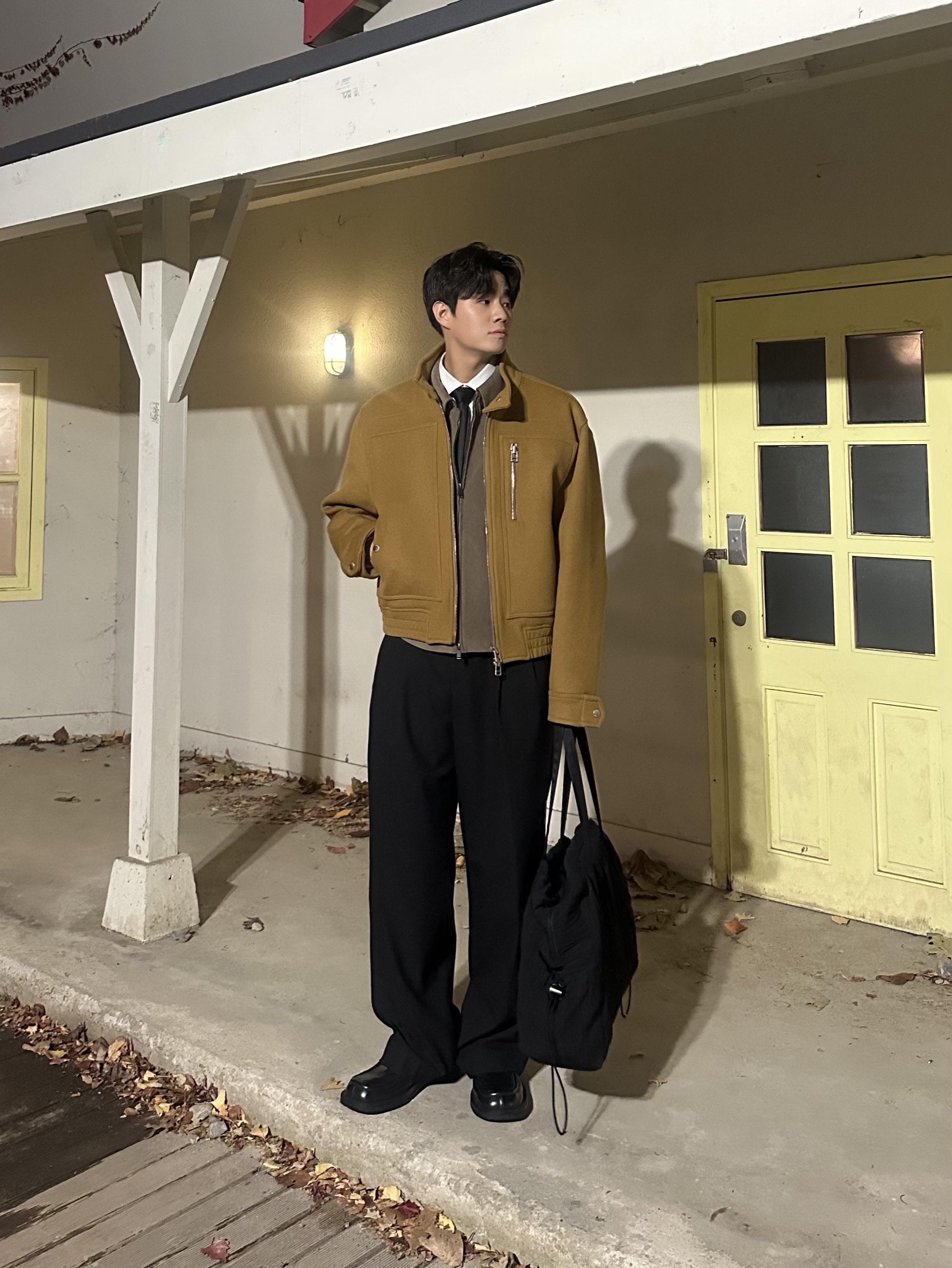 Kinchi Loafer - 810 (a) Black 착용 스타일 - 1