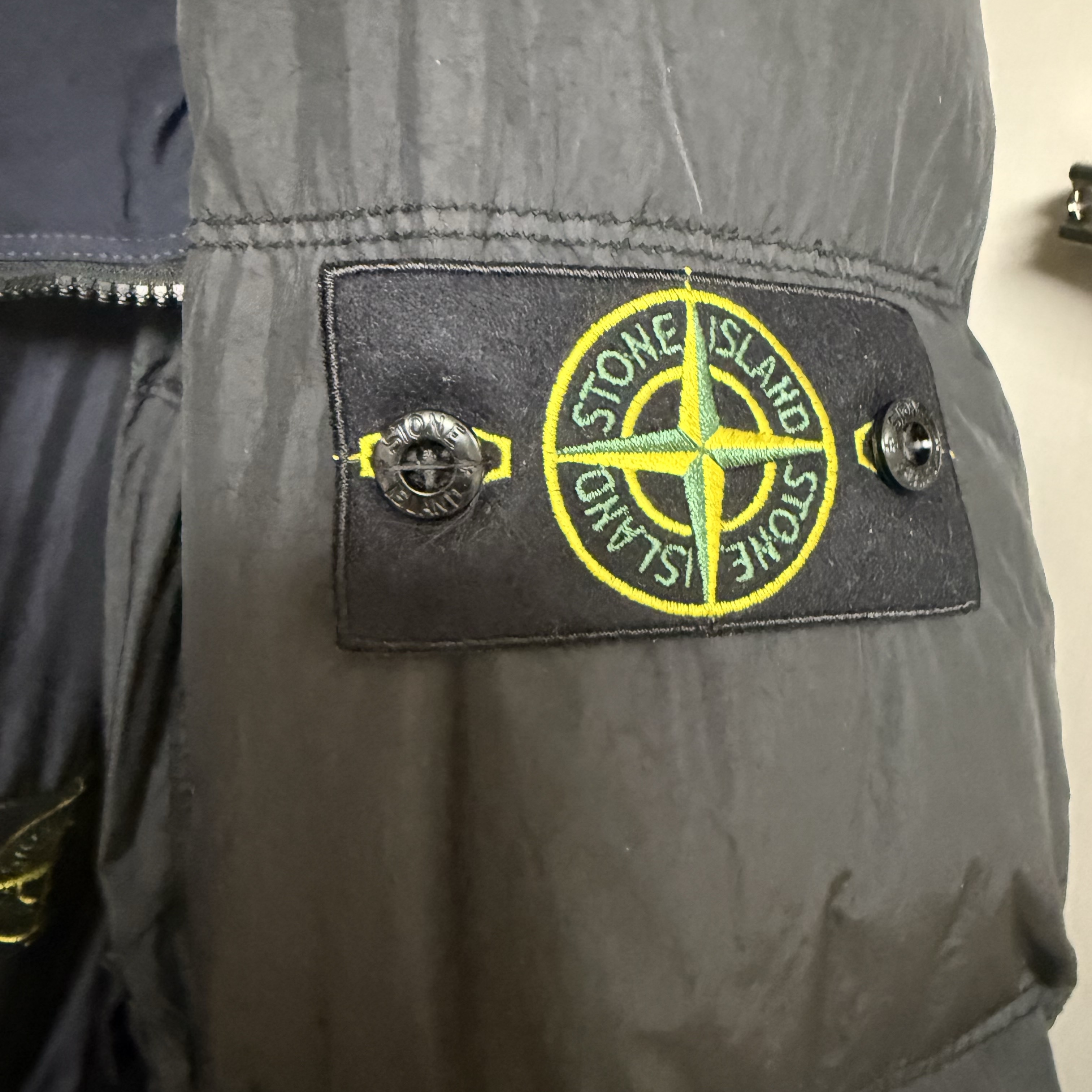 Stone Island 4100011 Crinkle Reps NY Recycled Nylon Hooded Down Jacket Black - 25FW 착용 스타일