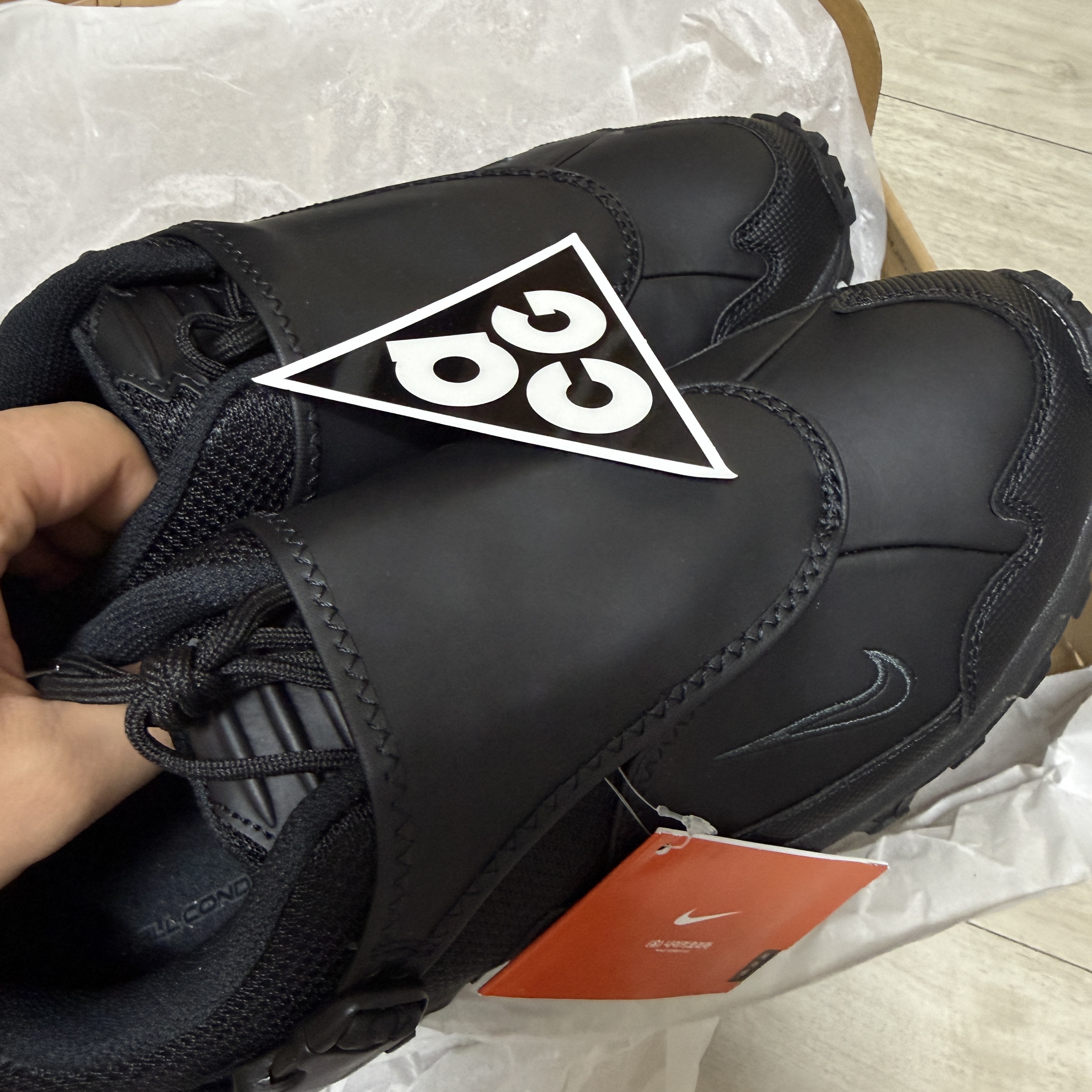 Nike ACG Phassad Black 착용 스타일