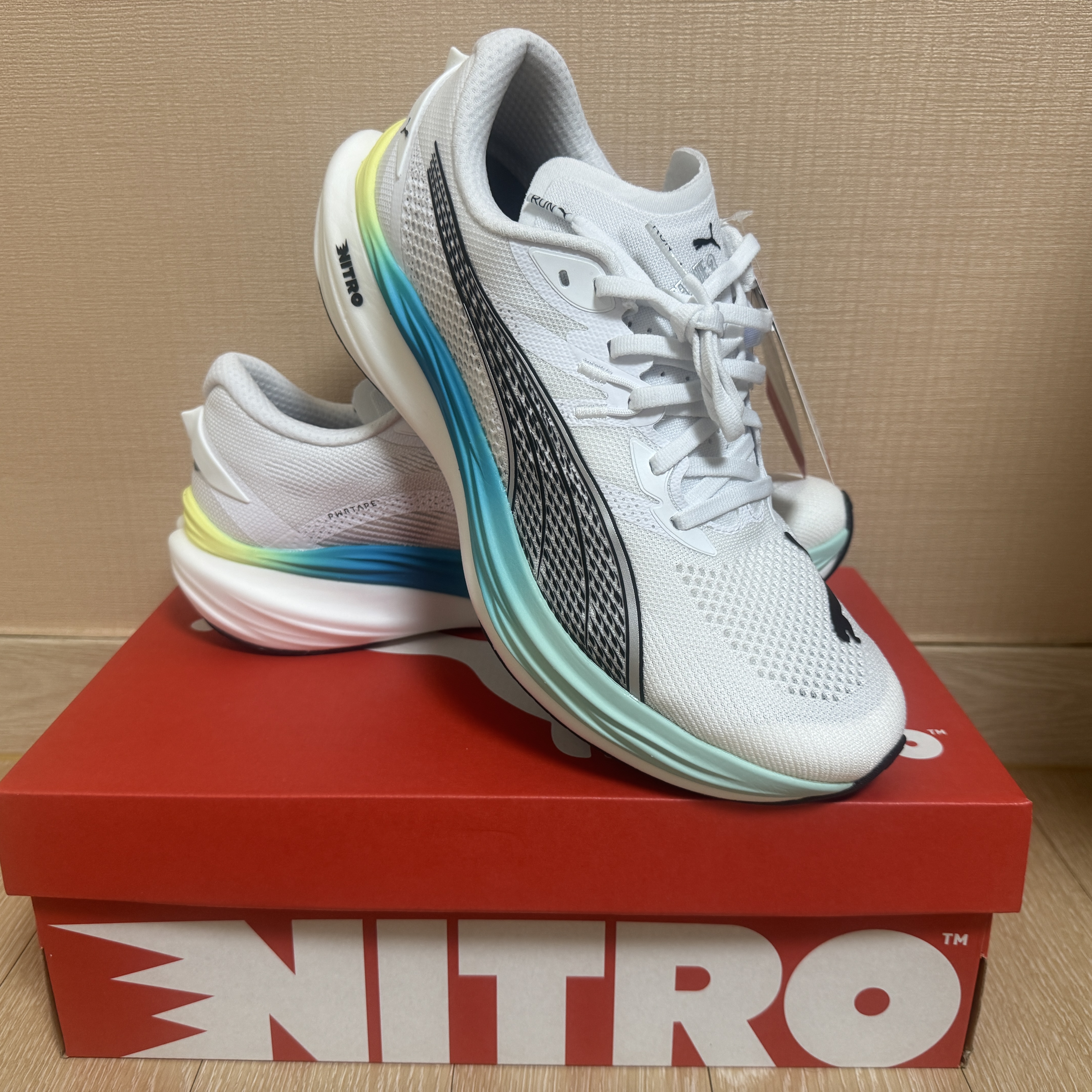 Puma Deviate Nitro 3 Wide White Speed Blue 착용 스타일 - 1