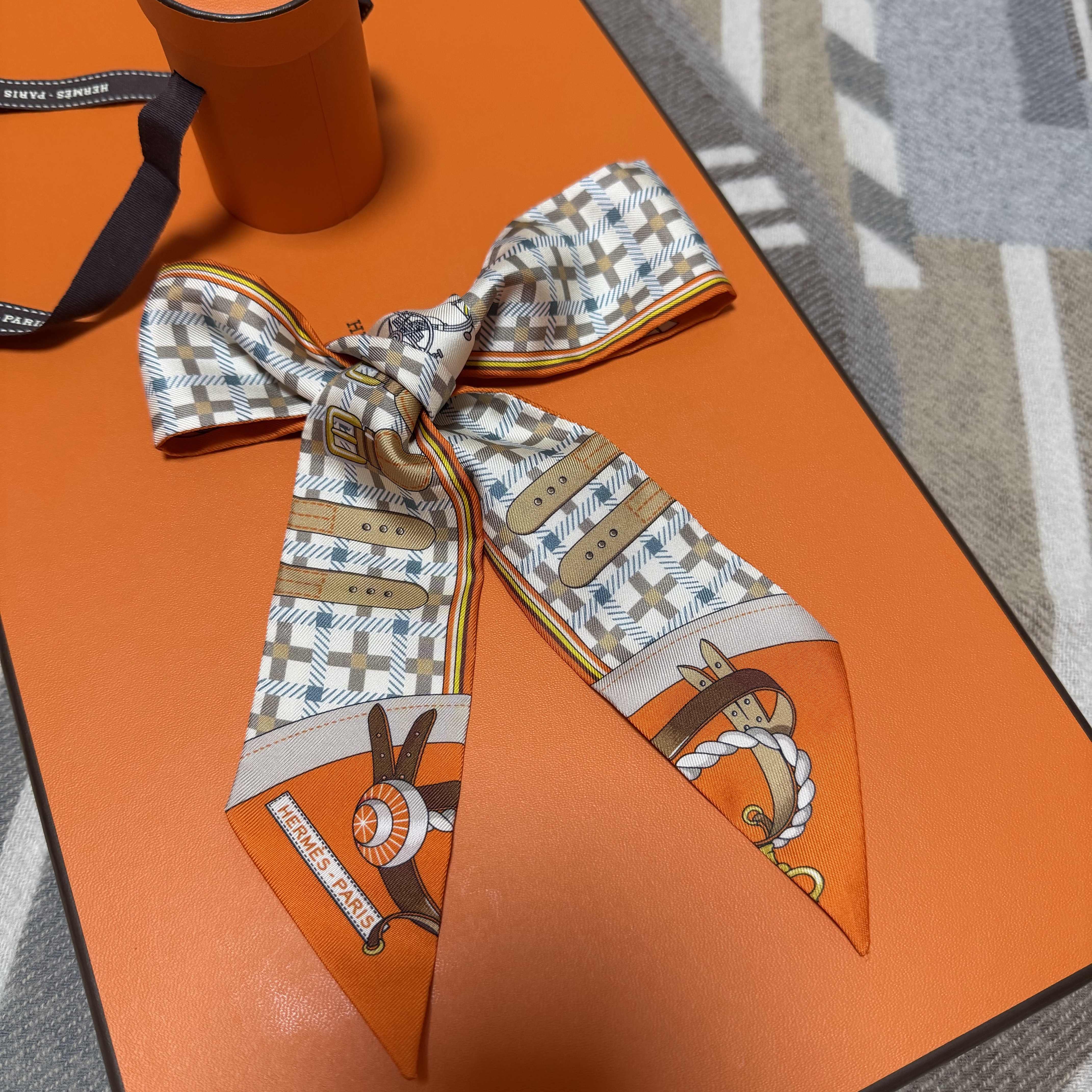 (W) Hermes Les Voitures Nouvelles Twilly Orange Beige Gris Bleute 착용 스타일 - 1