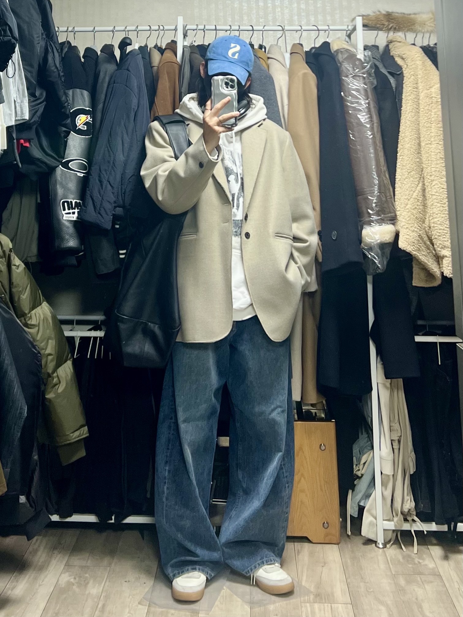 Project G/R x Atmos Etiquette Lesson Vintage Washed Hoodie White, Nike x J.Crew Killshot 2 Sail Midnight Navy 착용 스타일