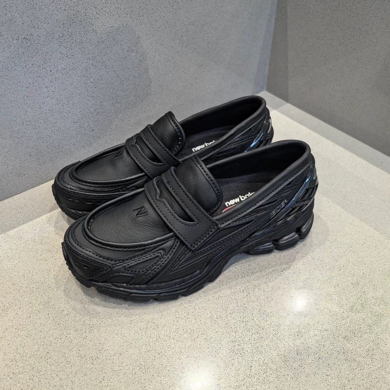 New Balance 1906L Black 착용 스타일 - 1