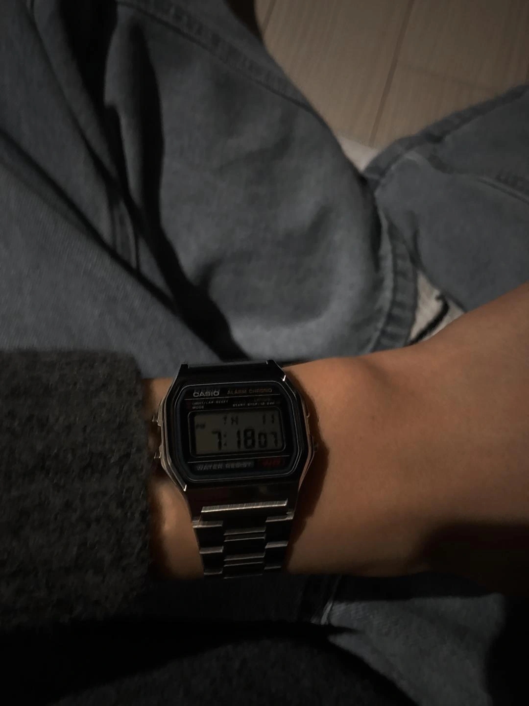 Casio A-158WA-1 착용 스타일