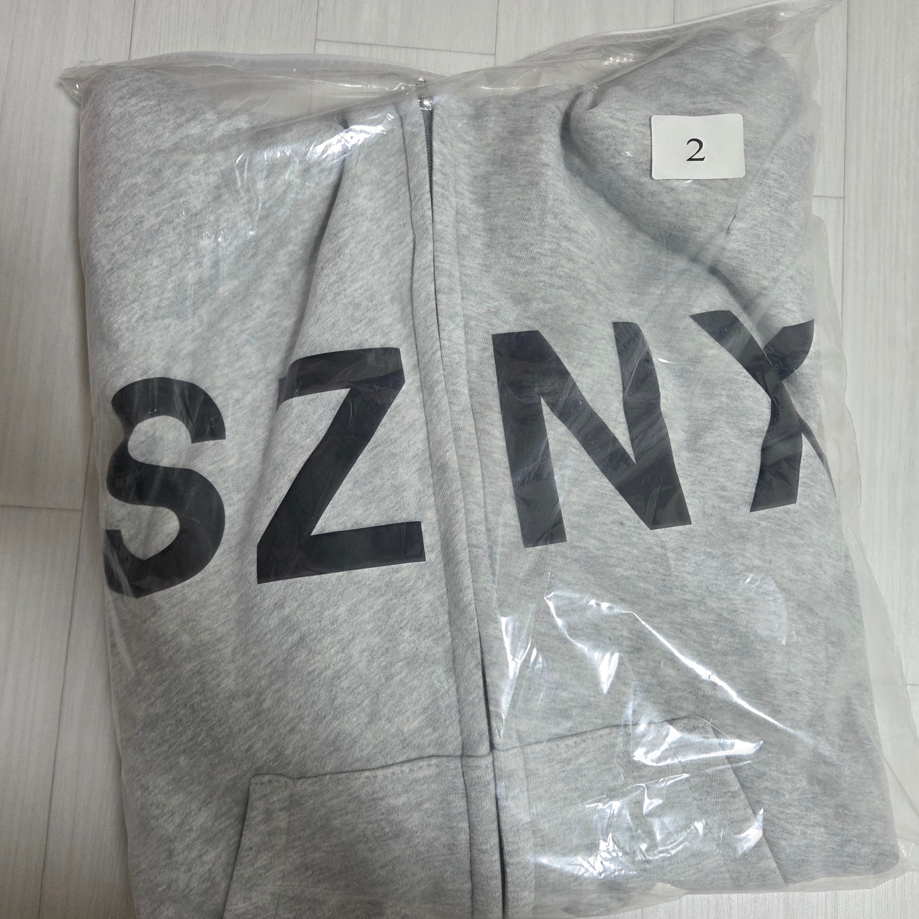 Yeezy HD-10 Grey - Korea Limited 착용 스타일