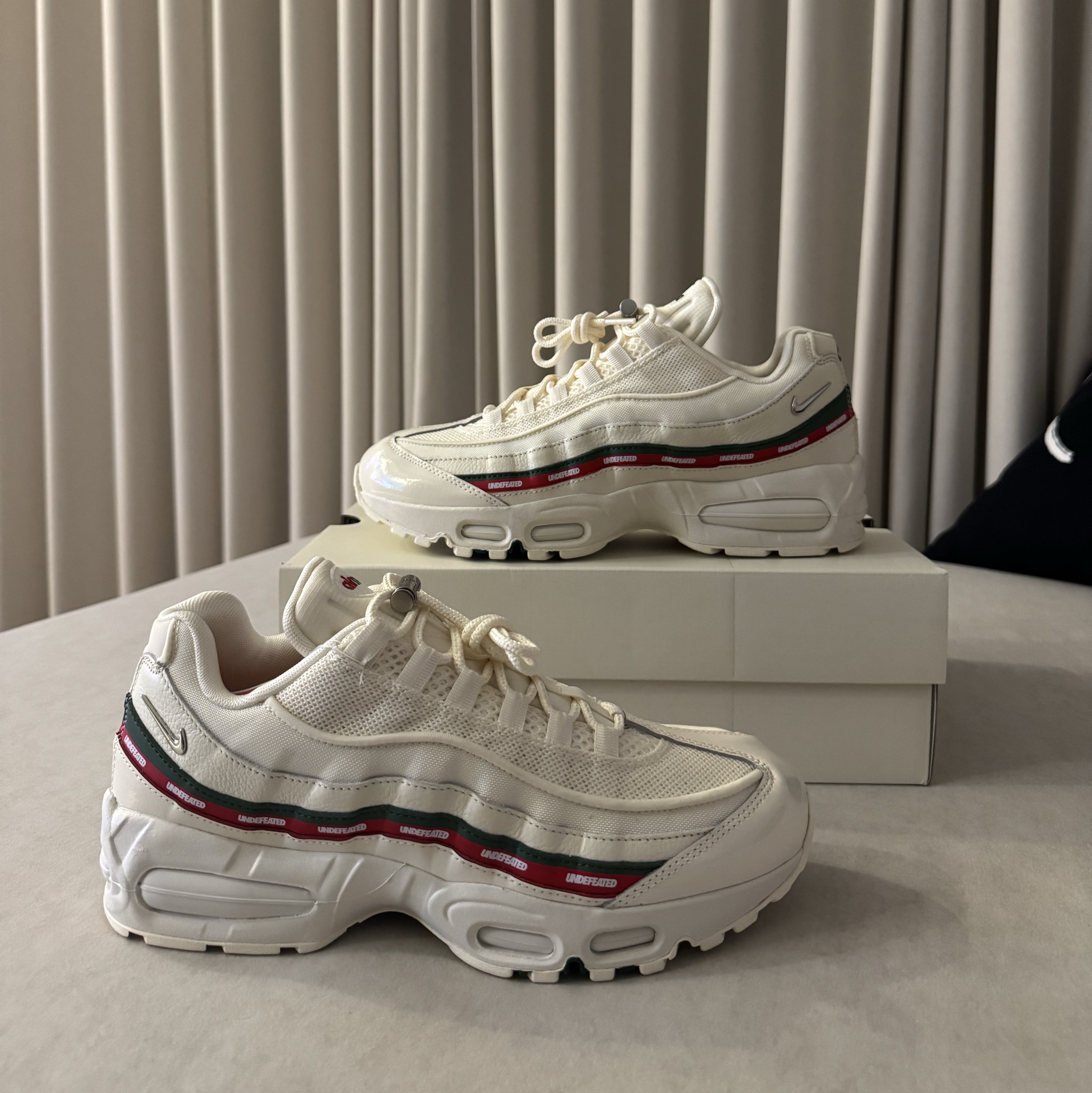 Nike x Undefeated Air Max 95 SP White 착용 스타일 - 1
