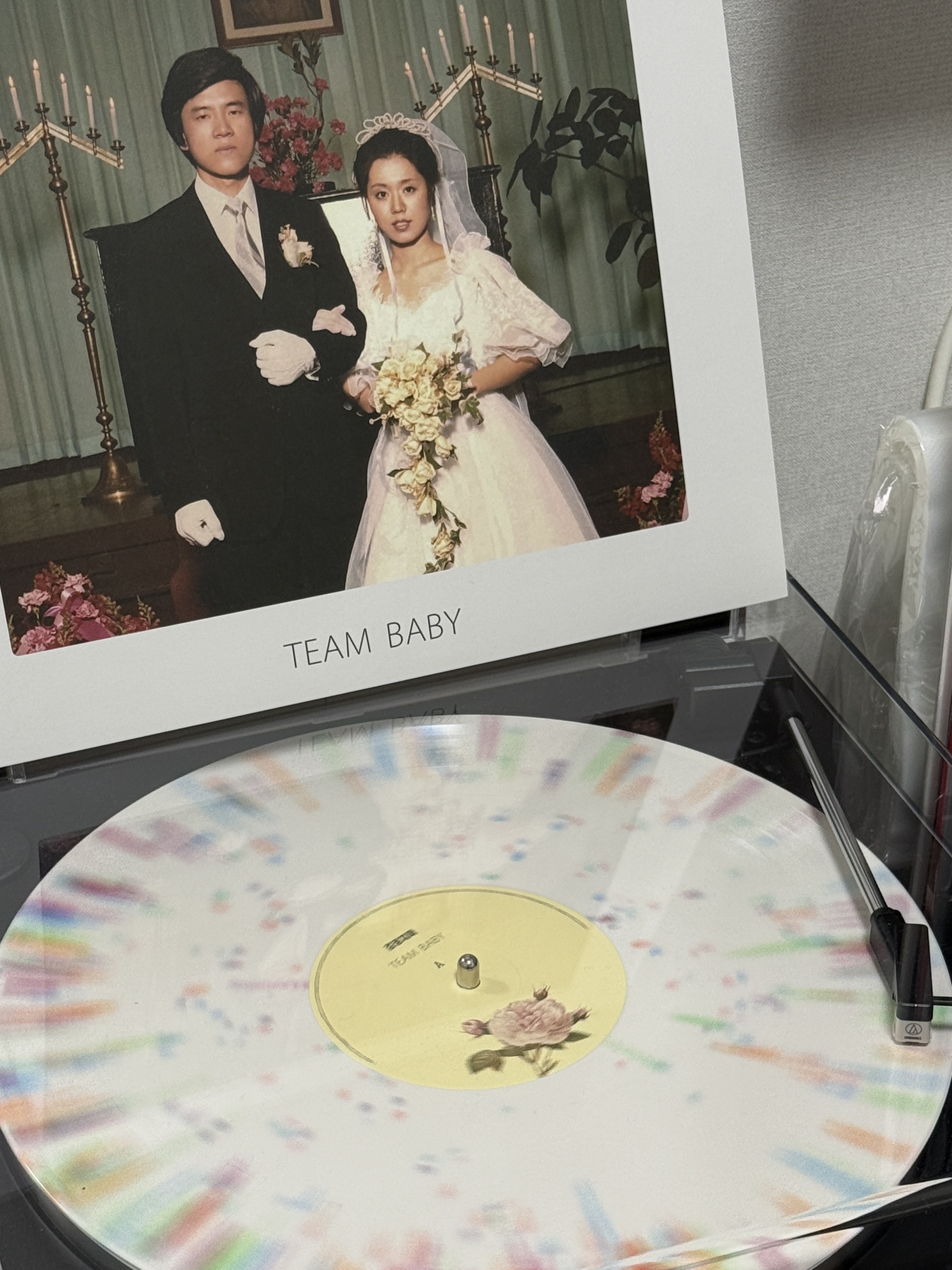 The Black Skirts 3rd Album Part 1 Team Baby LP Splatter Color, Audio-Technica AT-LP60X Fully Automatic Belt-Drive Turntable Black 착용 스타일