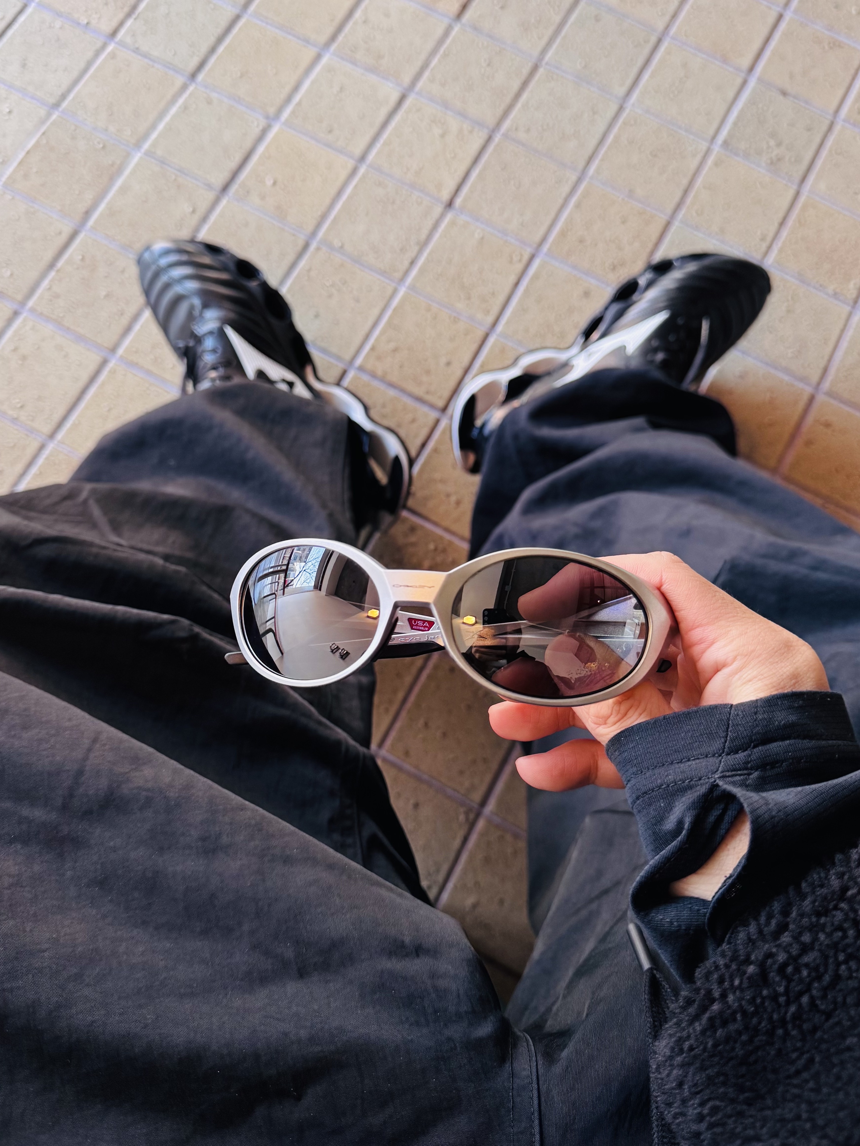 Oakley Eye Jacket Redux Silver Frame Prizm Black Polarized Lenses High Bridge Fit 착용 스타일