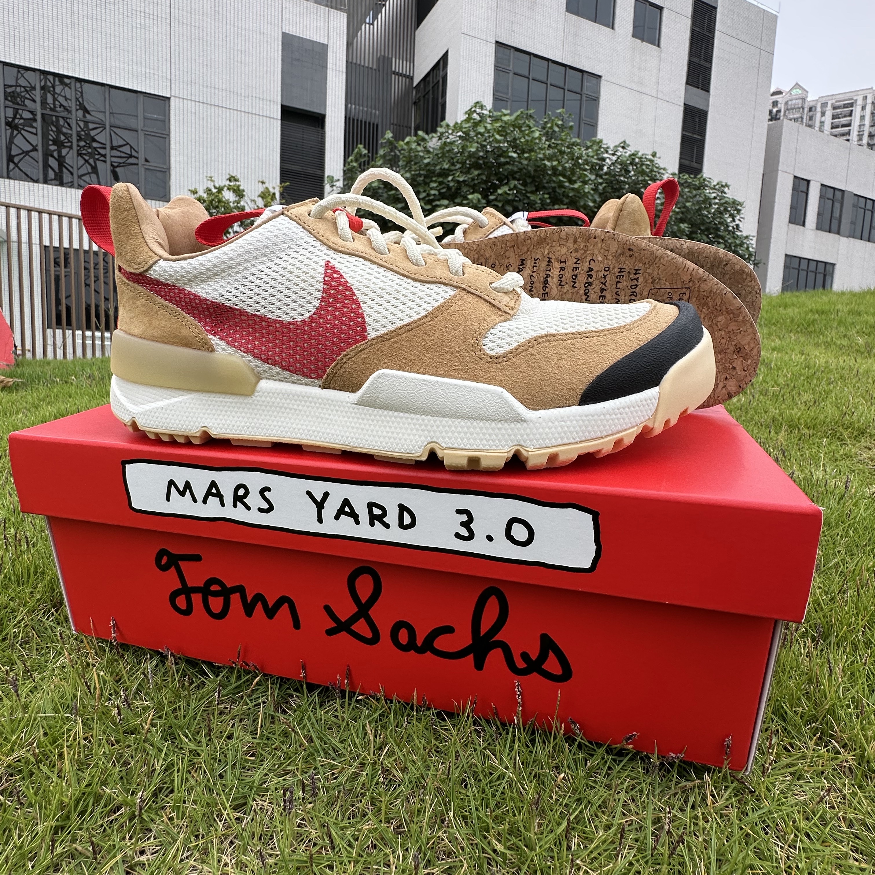 Nike x Tom Sachs Mars Yard Shoe 3.0 Space Camp 착용 스타일 - 3