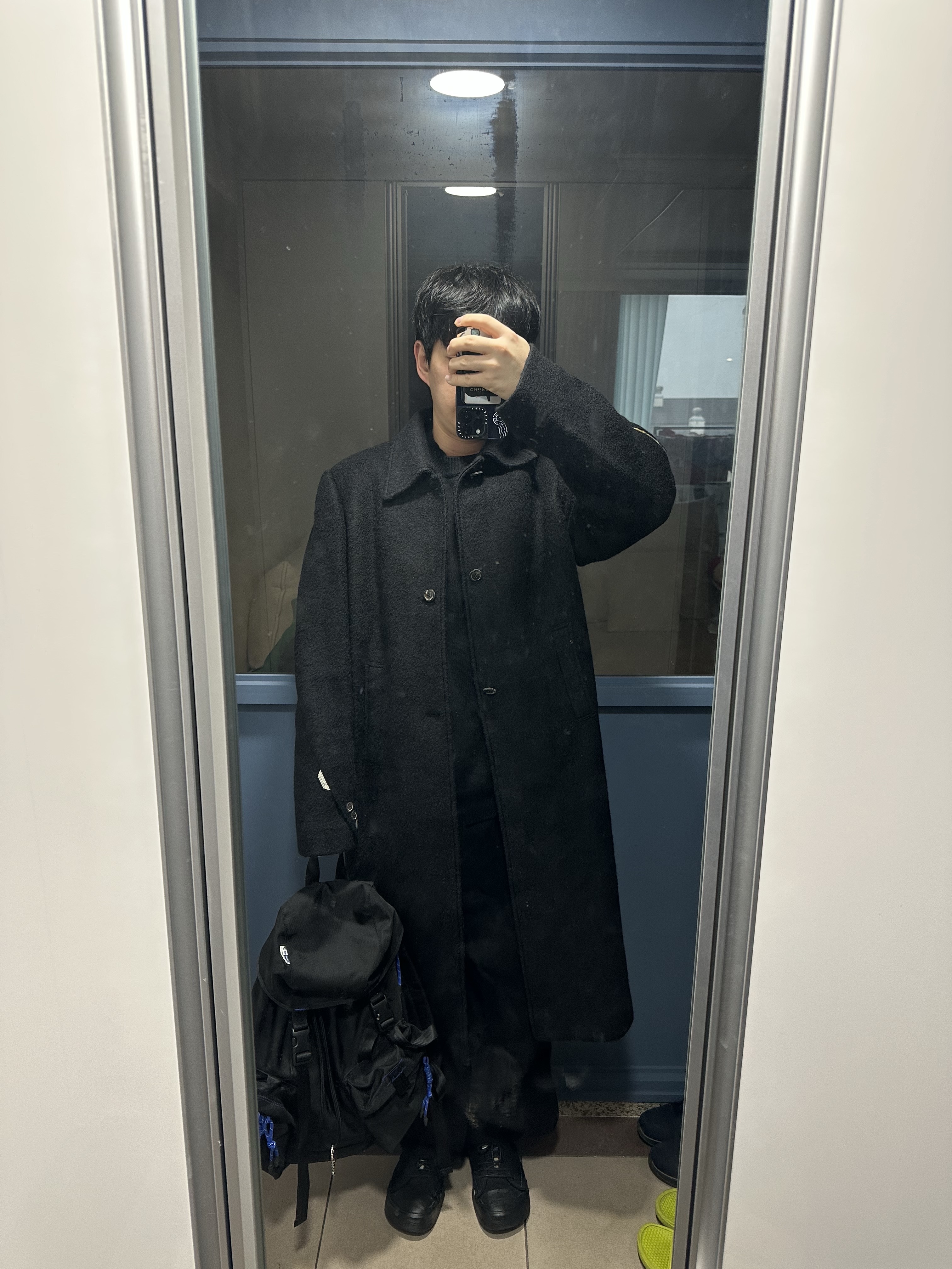 Ader Error Edin Coat Noir, Ader Error Acy Rucksack Noir 착용 스타일