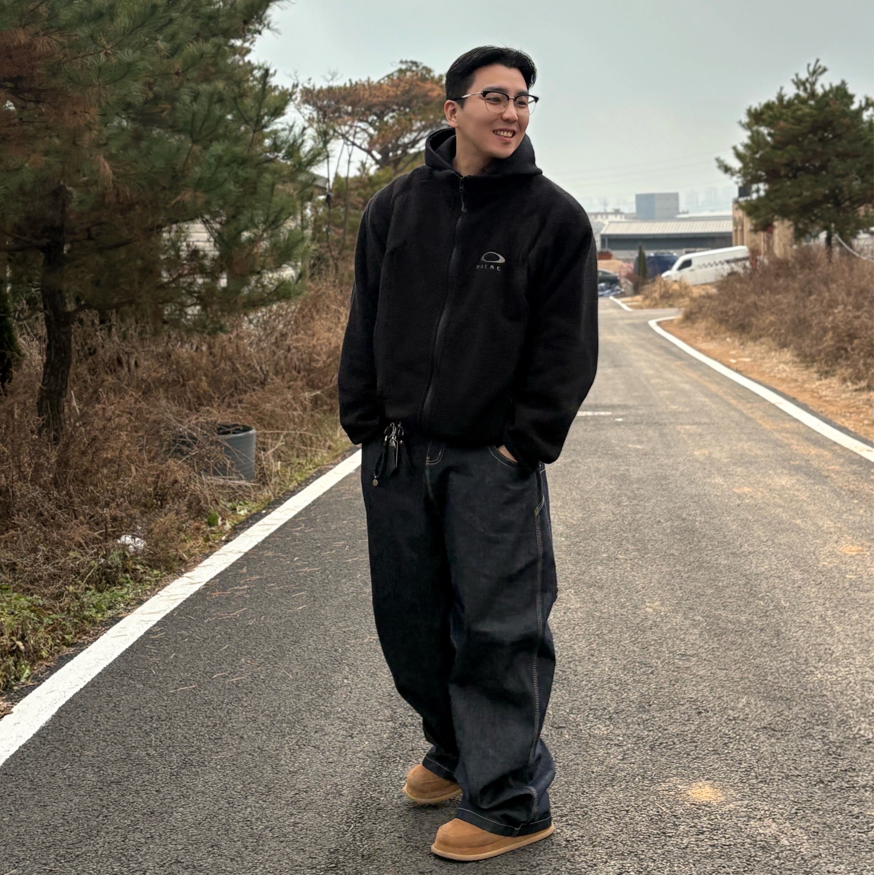 Palace x Oakley Fleece Black - 24FW, Project G/R Retro Baggy Denim Pants Dark Navy 착용 스타일 - 3