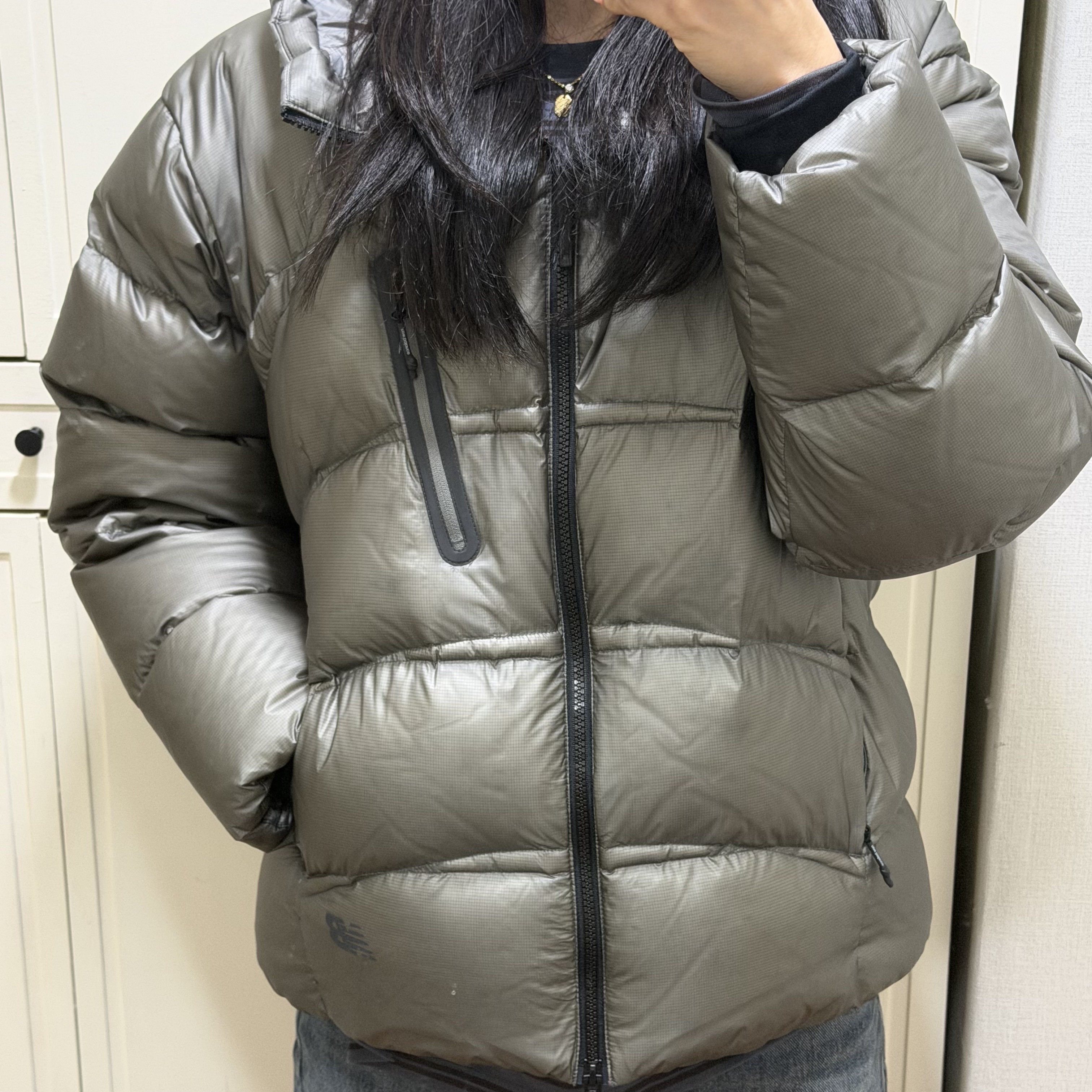 New Balance Flying 77 Superlight Hooded Heavy Goose Down Gray 착용 스타일 - 2