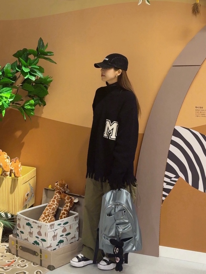 Supreme 2-Tone Corduroy Camp Cap Black - 23SS, Maison Mihara Yasuhiro Peterson OG Sole Canvas Low Sneakers Black 착용 스타일 - 2