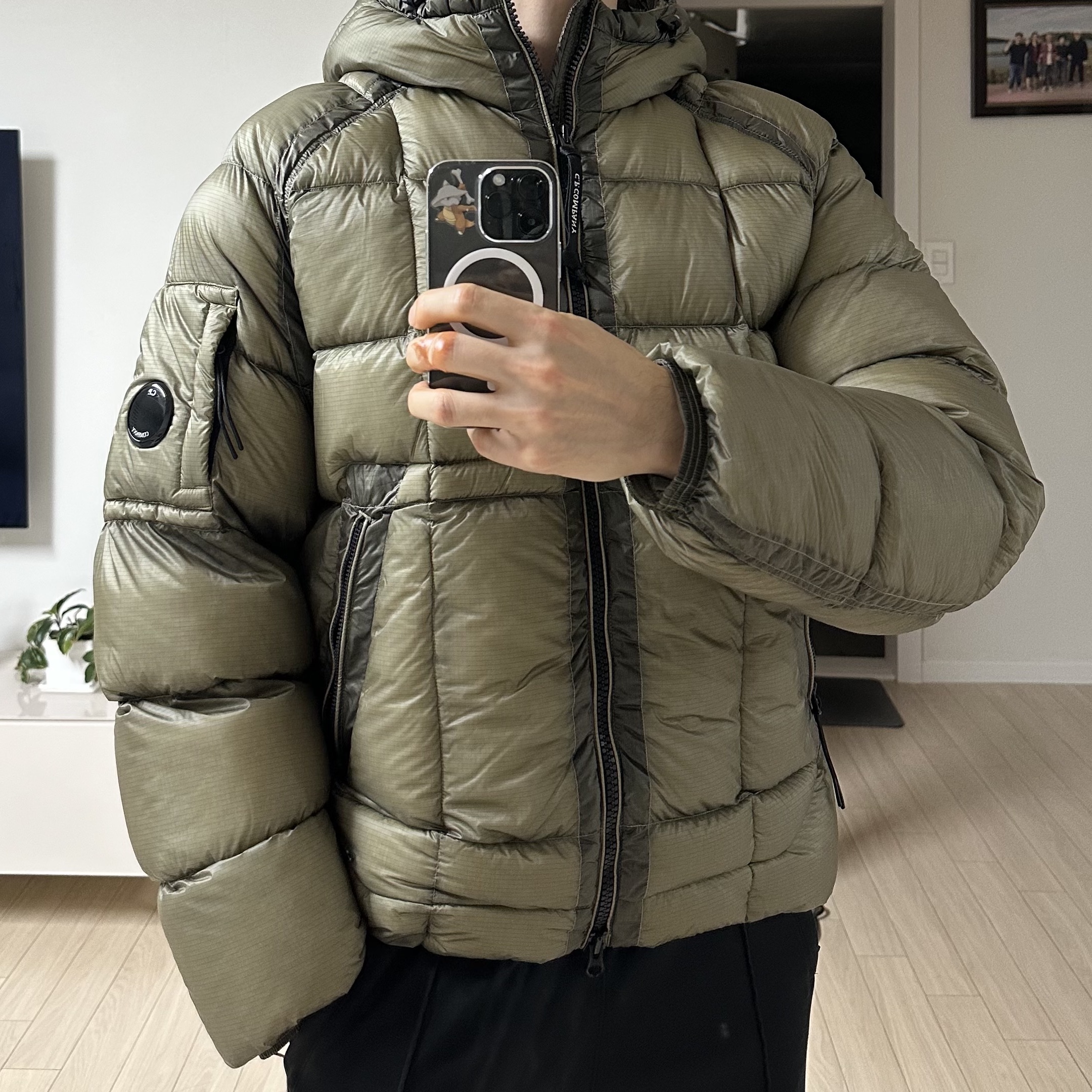 C.P. Company D.D. Shell Hooded Down Jacket Fungi Grey - 25FW 착용 스타일 - 2