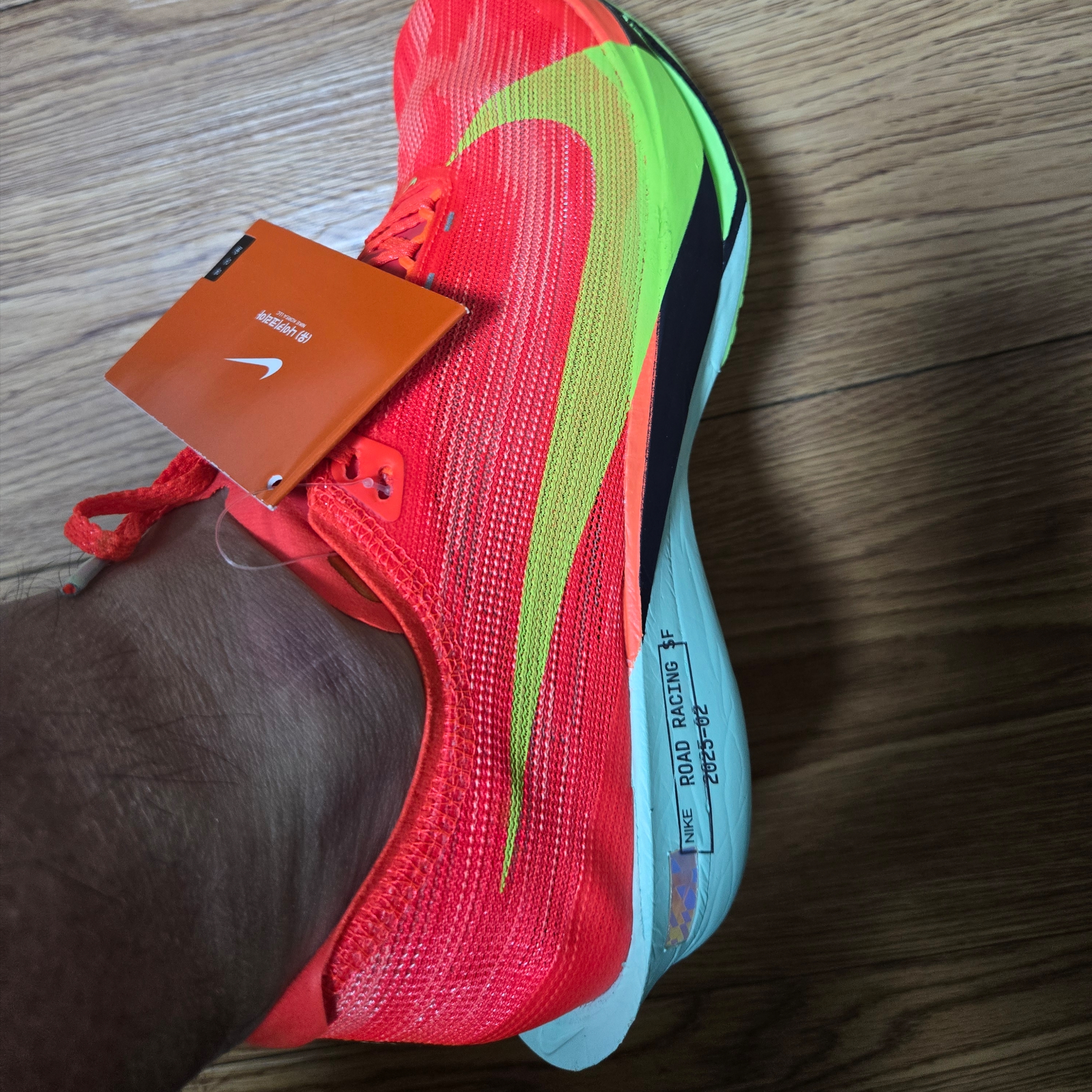 Nike ZoomX Streakfly 2 Bright Crimson Hyper Orange 착용 스타일 - 5