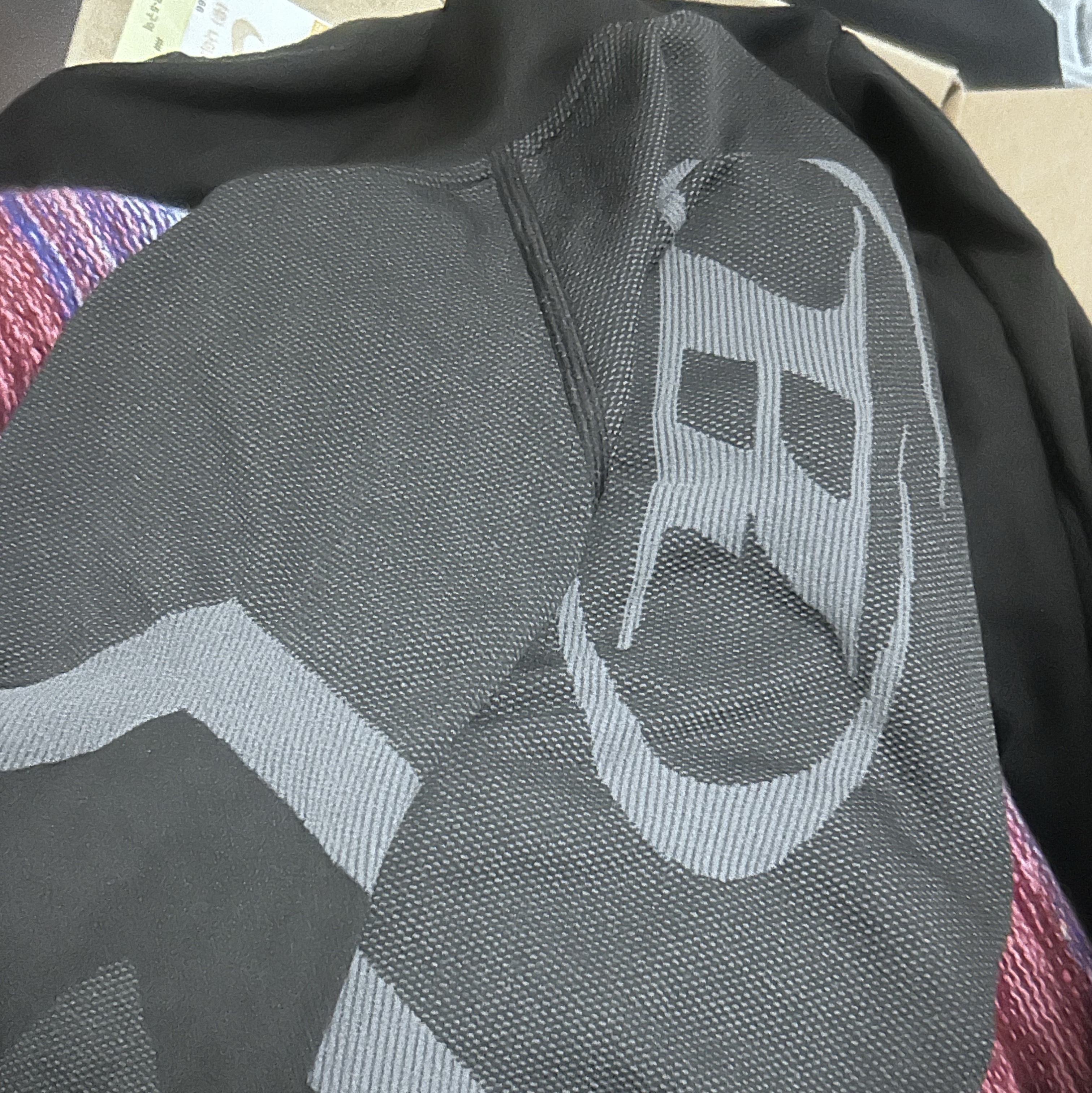 BORN TO WIN BRN Eclipse Seamless Half Zip Up Long Sleeve Black 착용 스타일