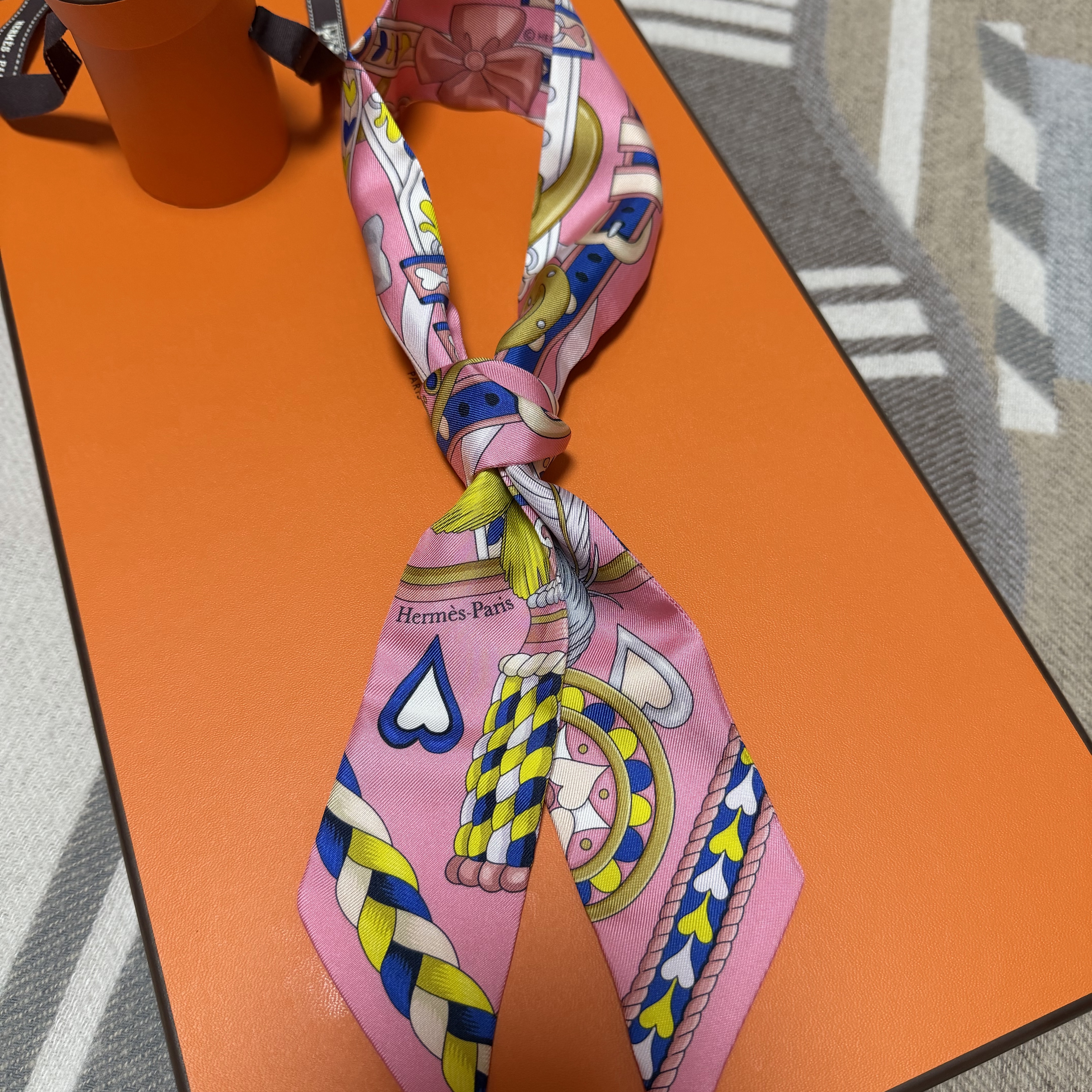 (W) Hermes Harnais De Coeur Twilly Rose Bonbon Bleu Vif Blanc 착용 스타일 - 1