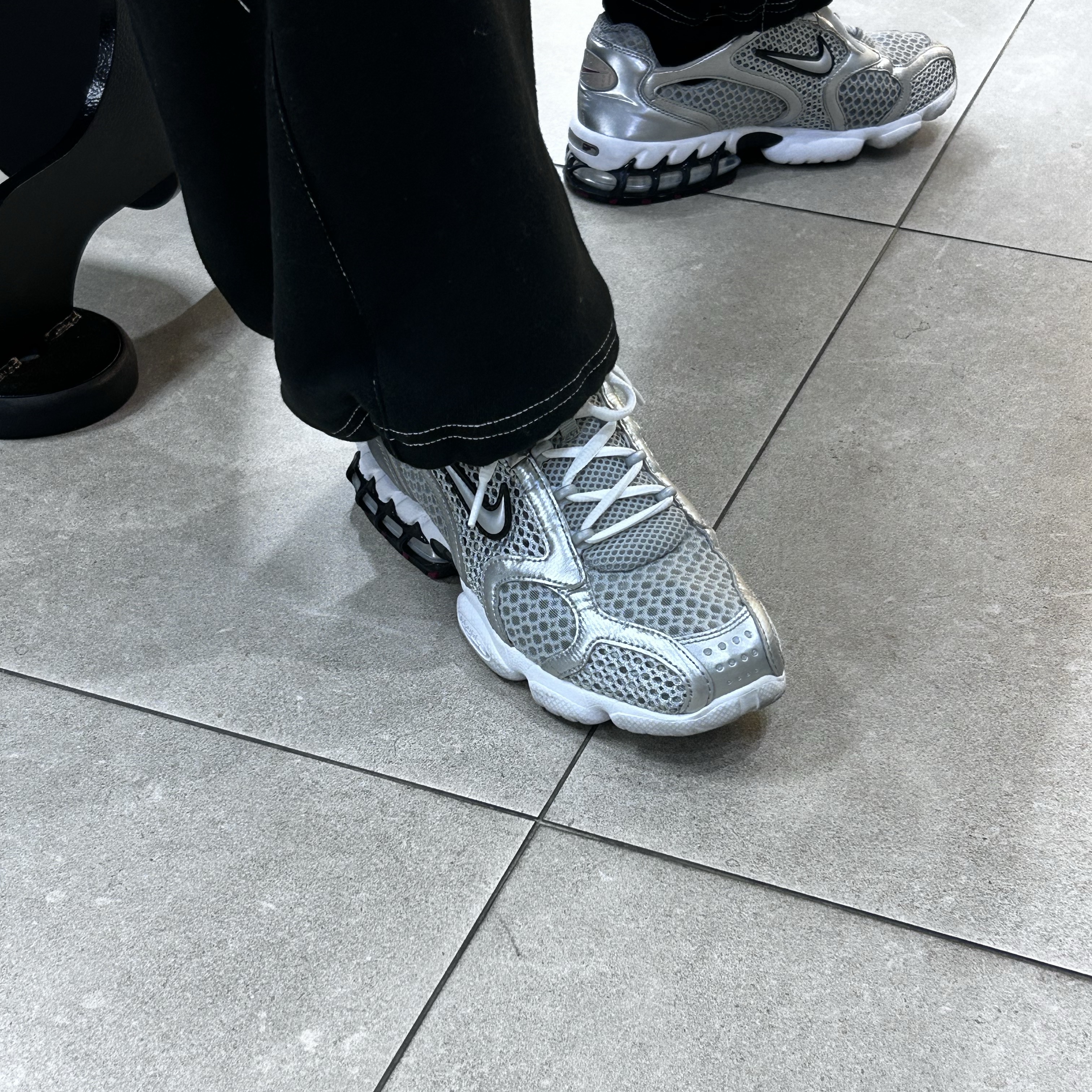 Nike Air Zoom Spiridon Cage 2 Metallic Silver 착용 스타일