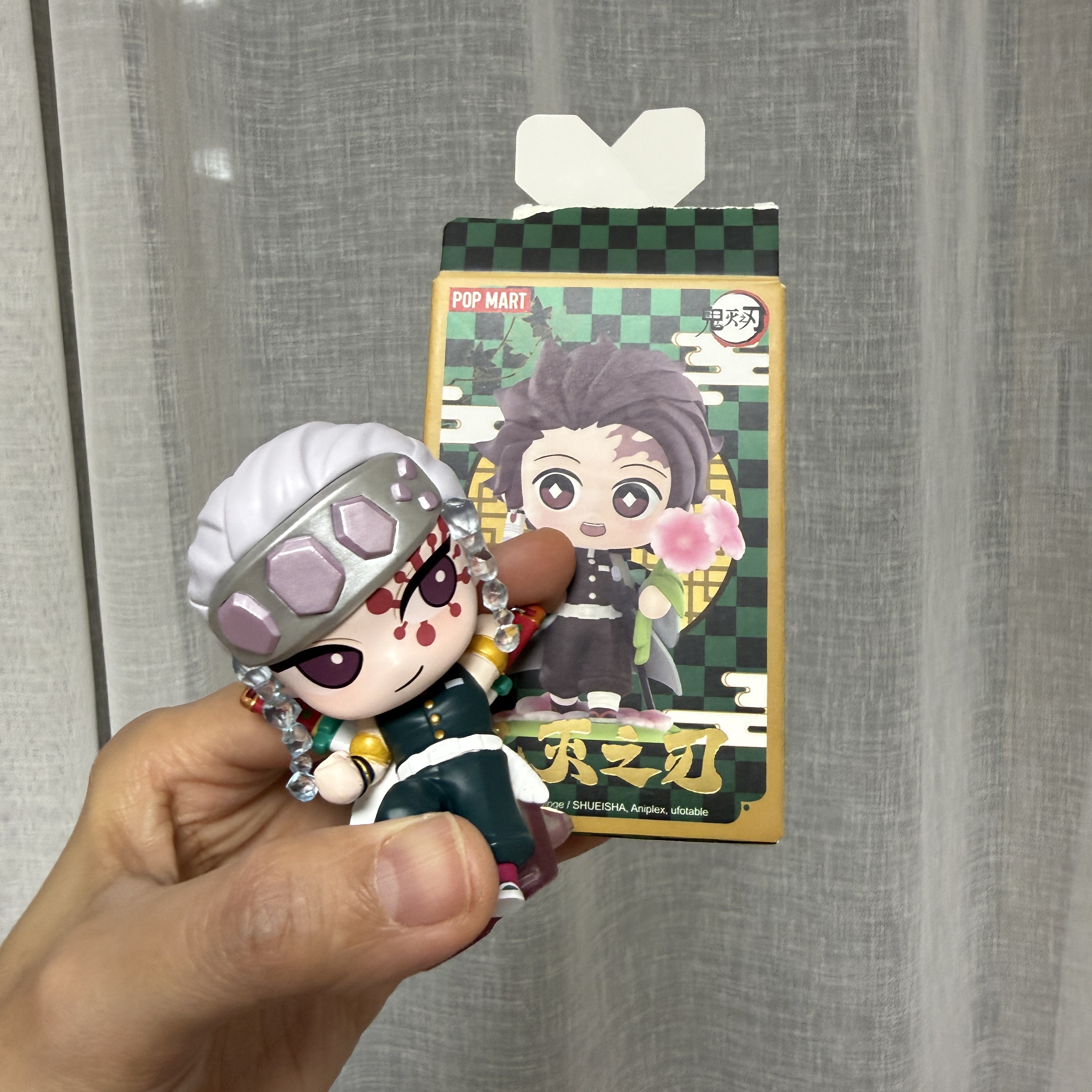 Pop Mart Demon Slayer Kimetsu no Yaiba Birth Flower Series Sealed Case (1 Blind Box) 착용 스타일