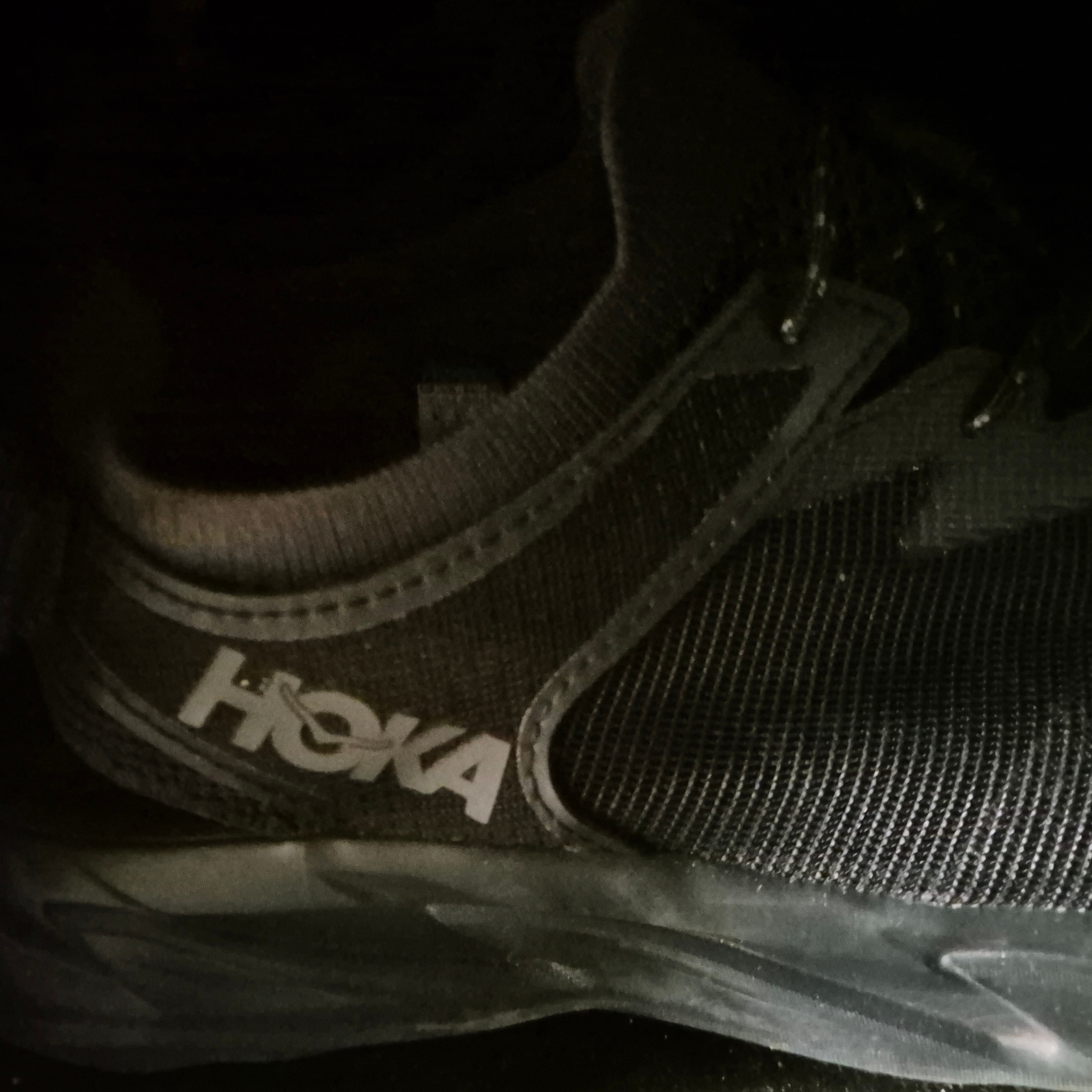 Hoka Hopara 2 Black 착용 스타일